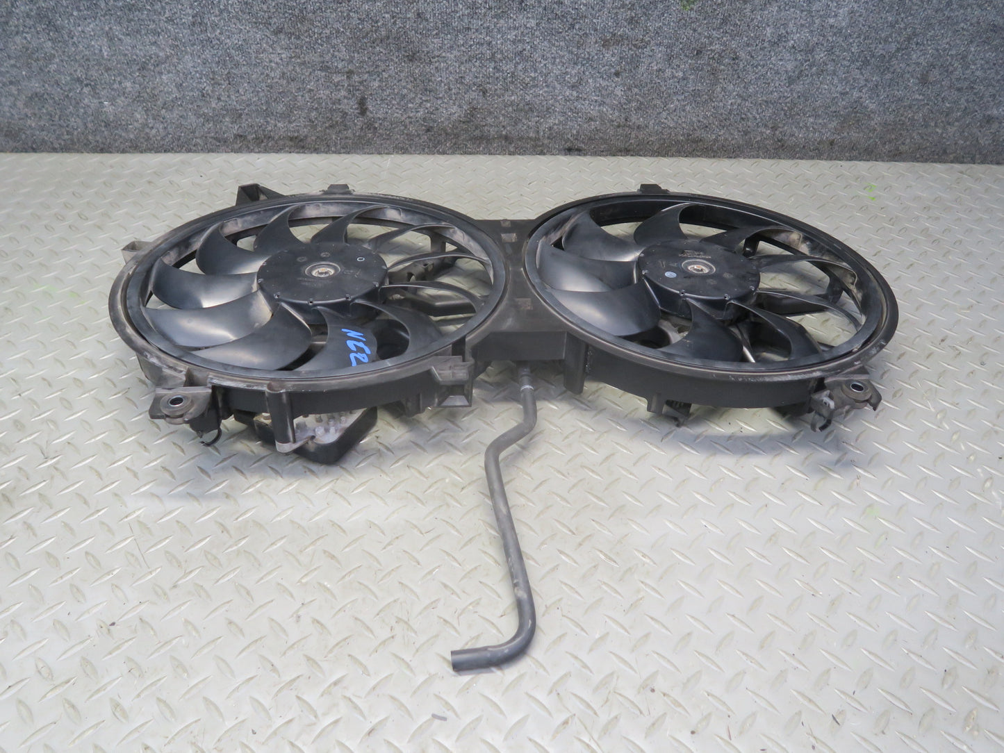 09-20 Nissan Z34 370Z Engine Cooling Dual Fan Motor Shroud OEM