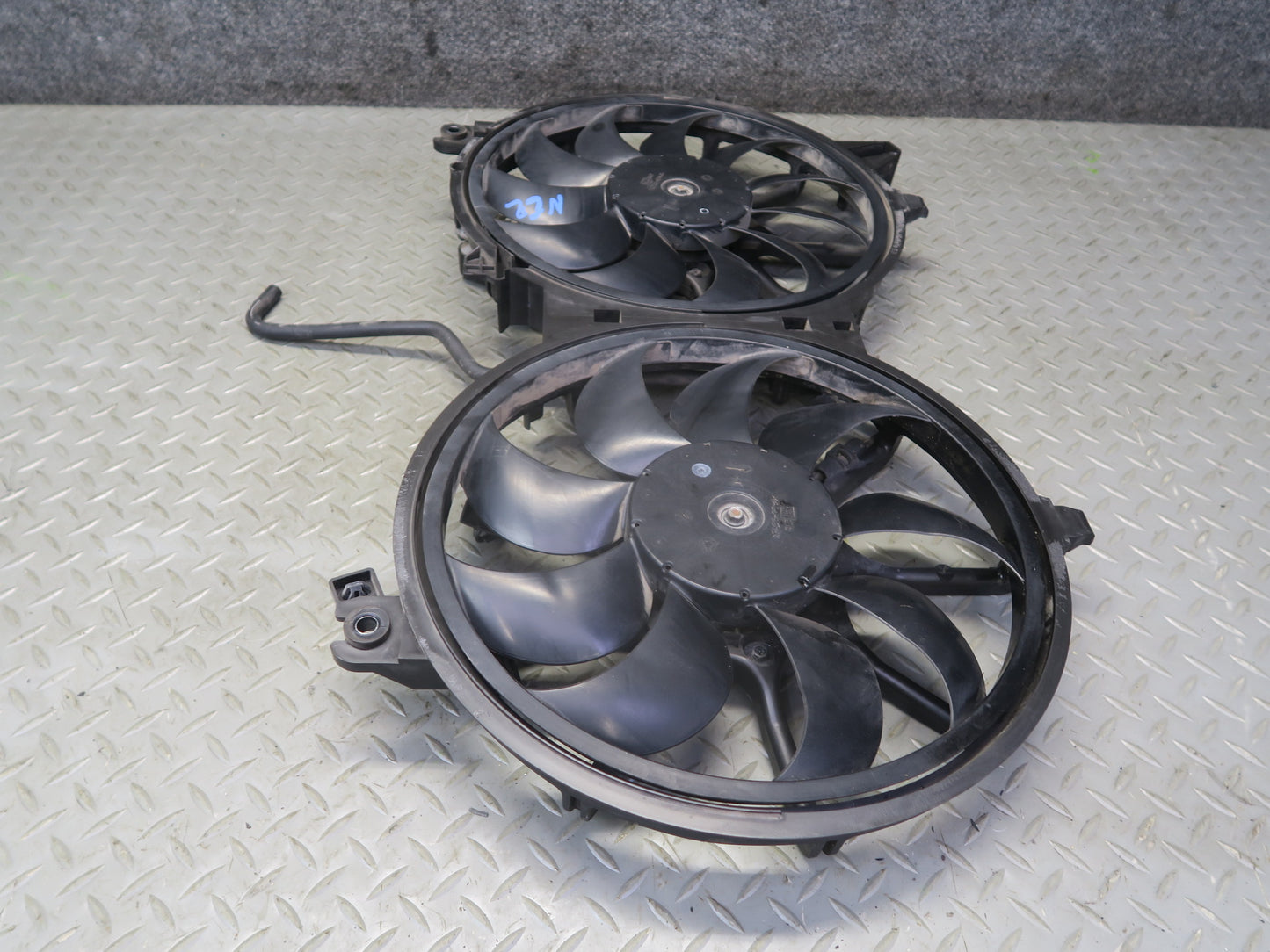 09-20 Nissan Z34 370Z Engine Cooling Dual Fan Motor Shroud OEM
