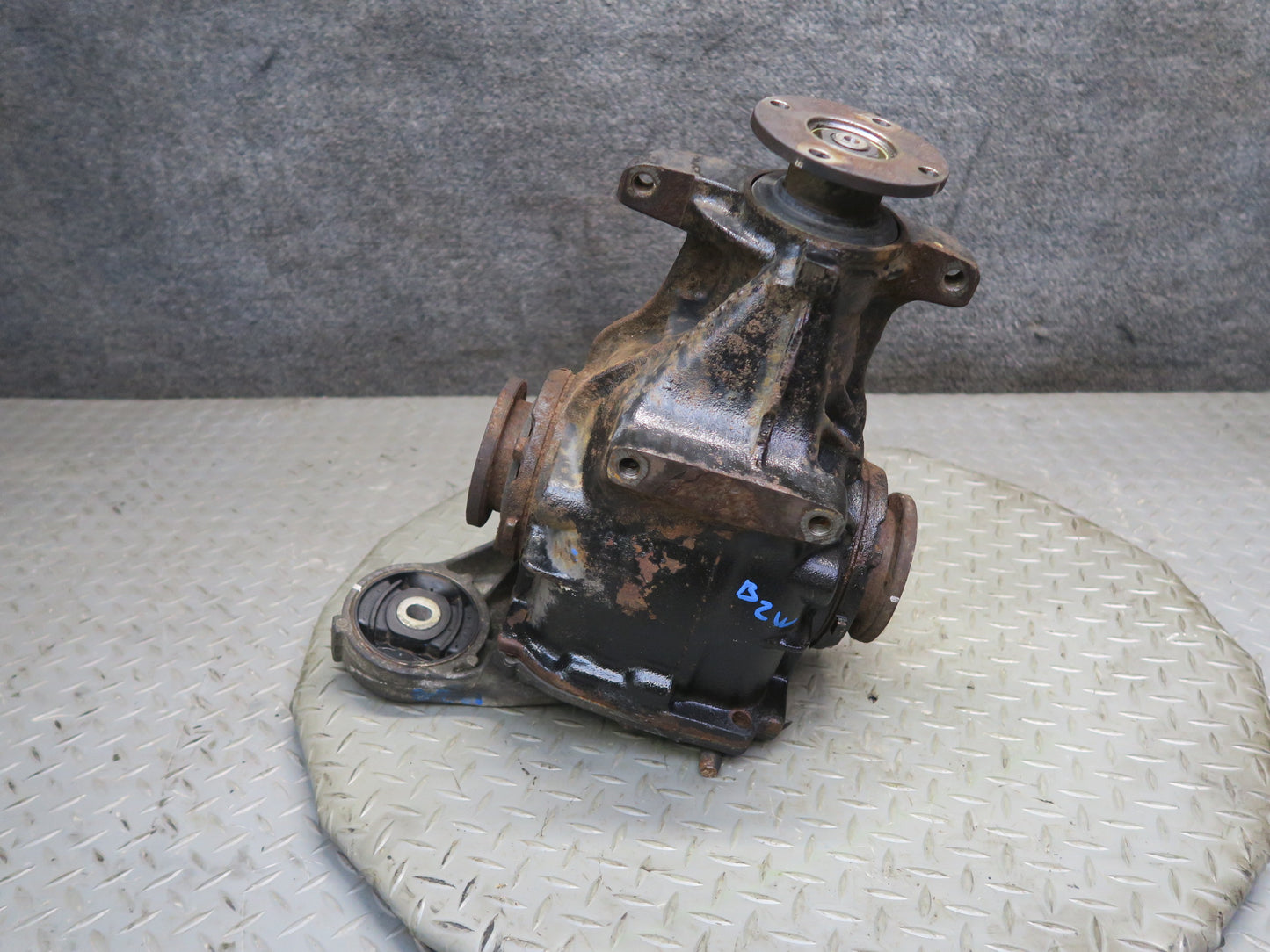 96-99 BMW E36/7 Z3 1.9L M44 M/T Rear Differential Carrier 3:45 Ratio OEM