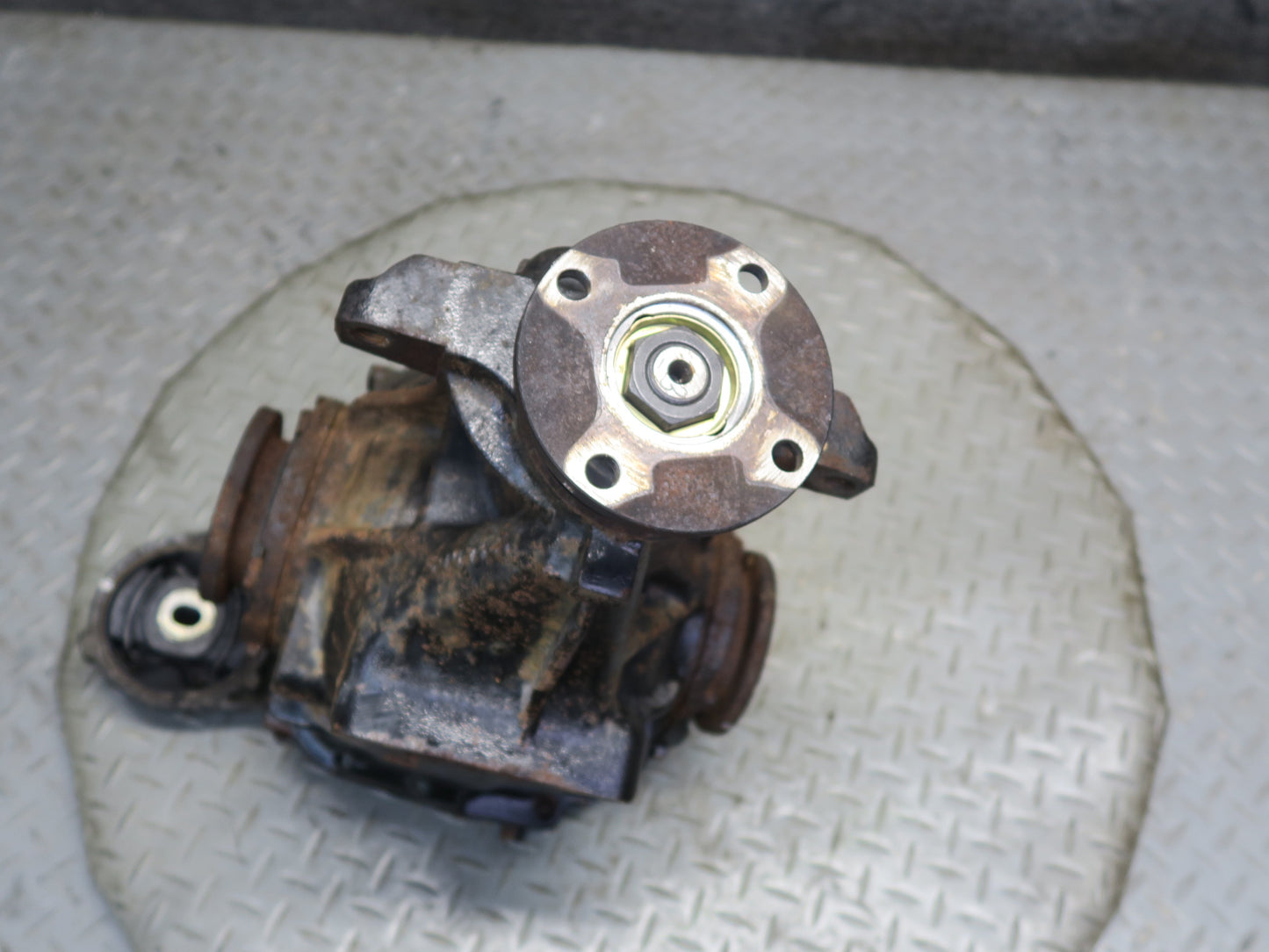 96-99 BMW E36/7 Z3 1.9L M44 M/T Rear Differential Carrier 3:45 Ratio OEM