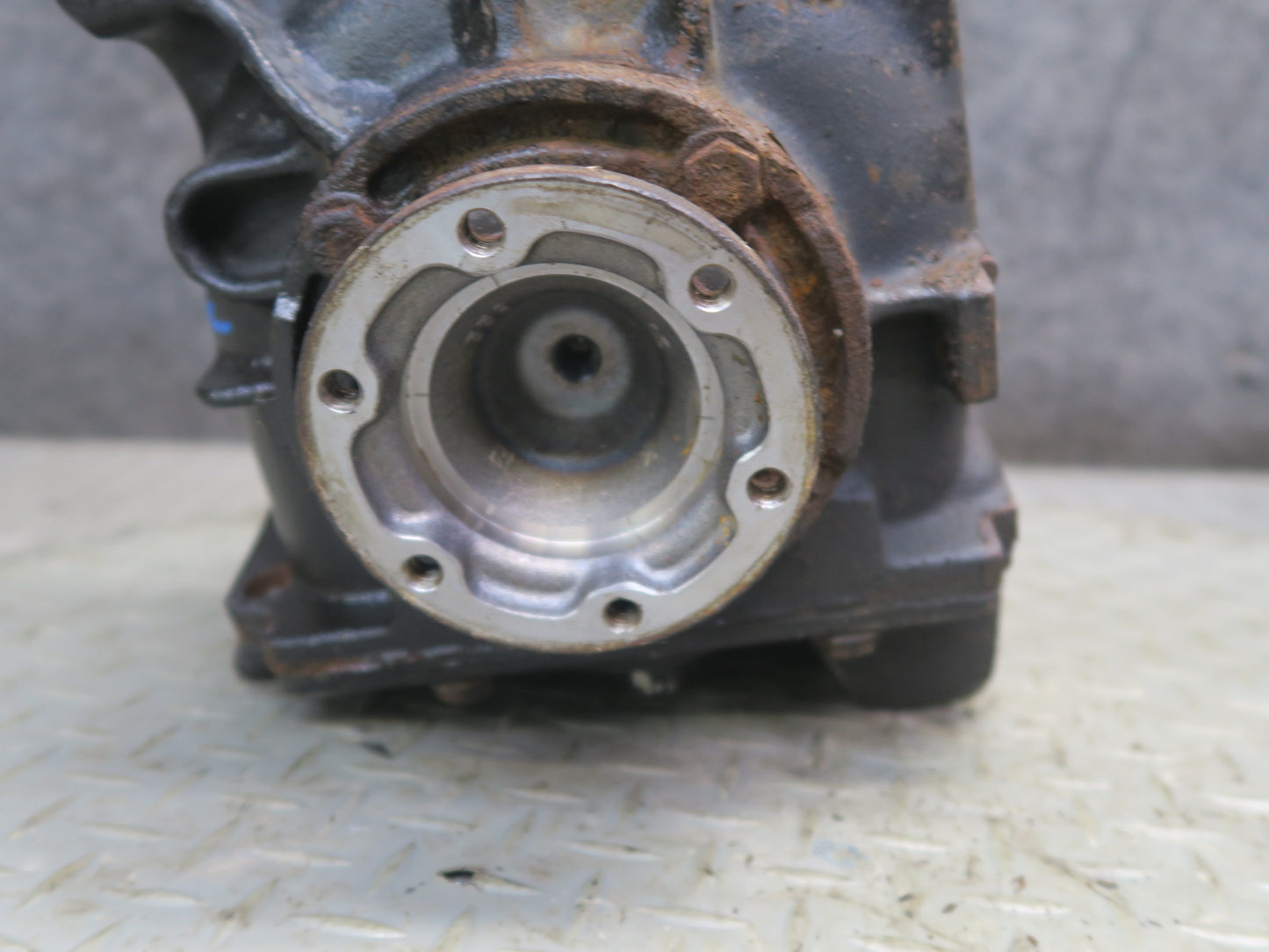 96-99 BMW E36/7 Z3 1.9L M44 M/T Rear Differential Carrier 3:45 Ratio OEM