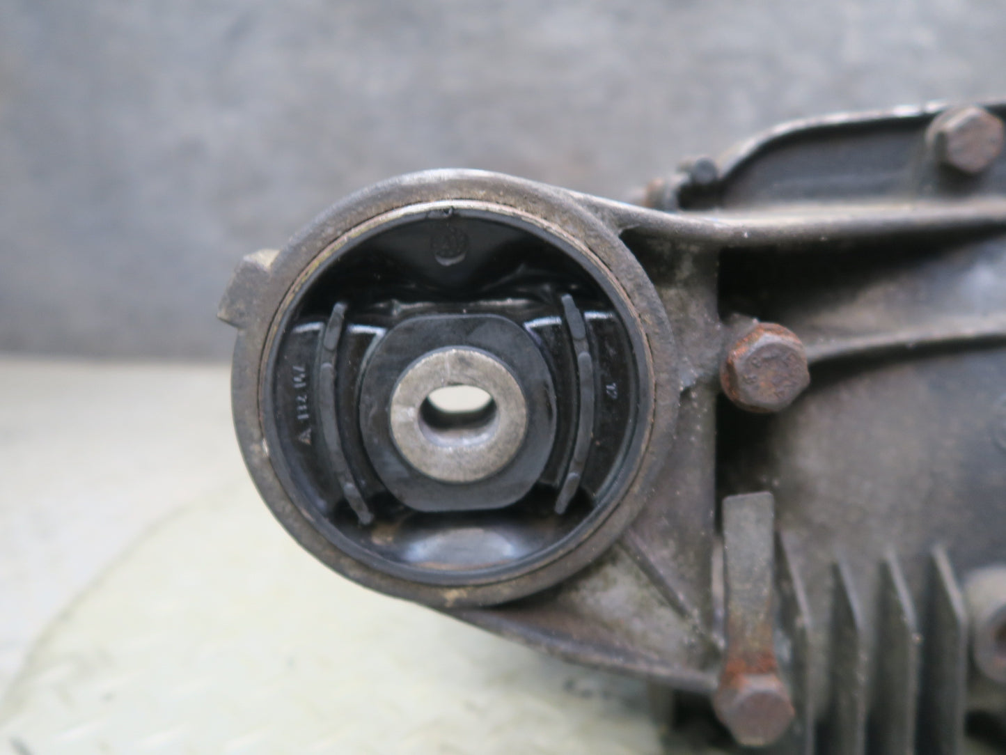 96-99 BMW E36/7 Z3 1.9L M44 M/T Rear Differential Carrier 3:45 Ratio OEM