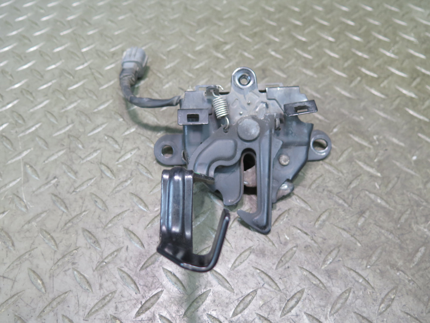 2010-2014 Lexus URJ150L GX460 Front Hood Lock Latch