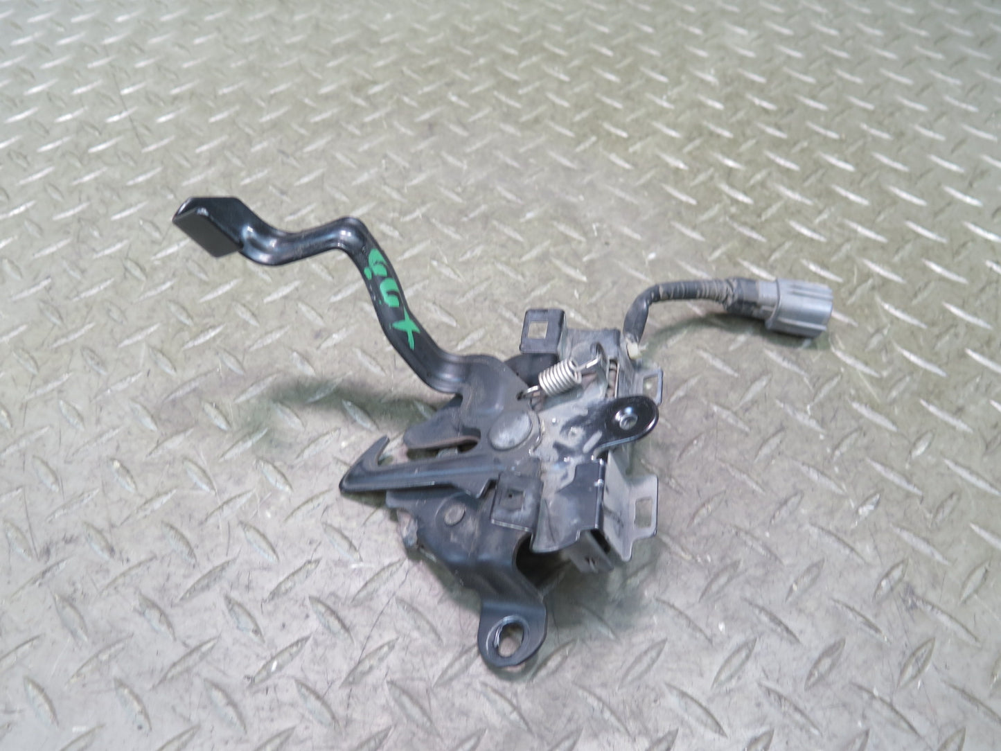 2010-2014 Lexus URJ150L GX460 Front Hood Lock Latch