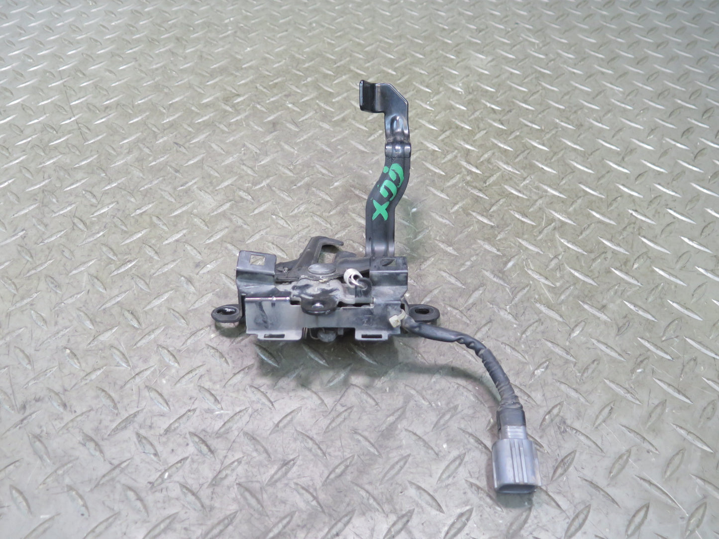 2010-2014 Lexus URJ150L GX460 Front Hood Lock Latch