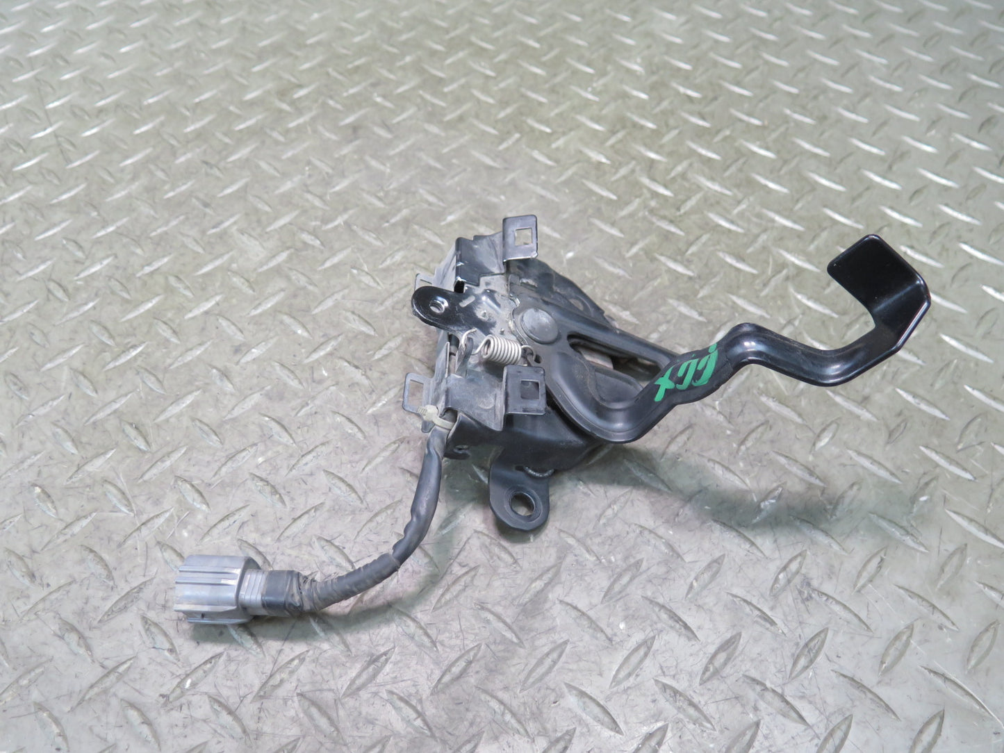 2010-2014 Lexus URJ150L GX460 Front Hood Lock Latch