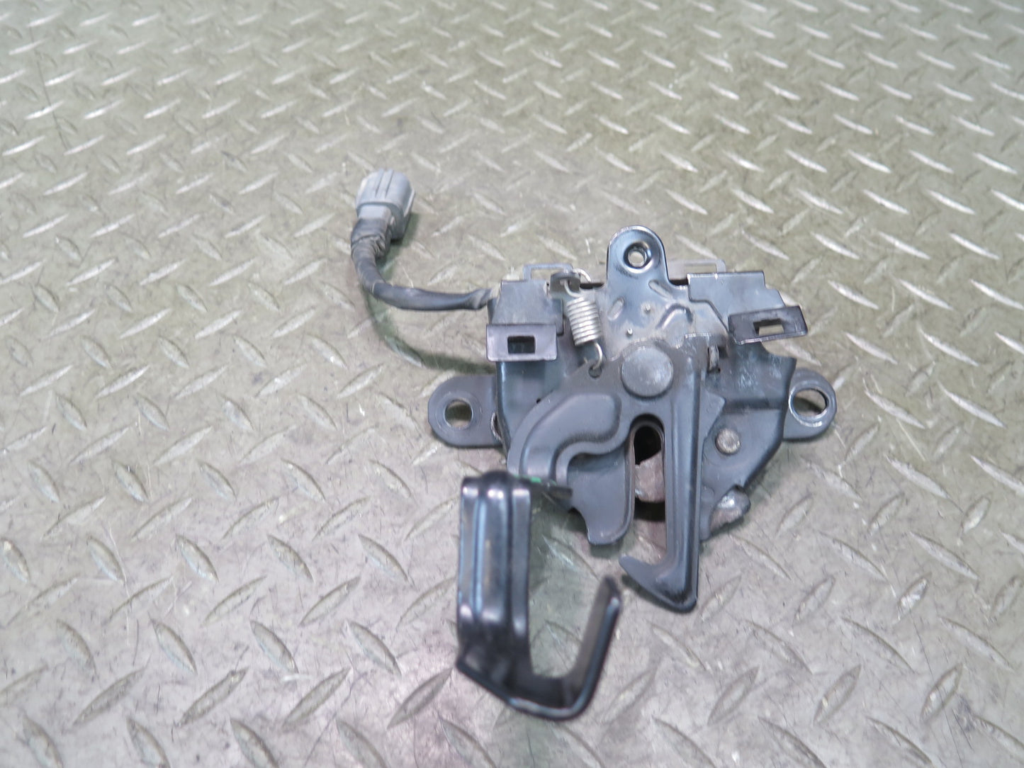 2010-2014 Lexus URJ150L GX460 Front Hood Lock Latch