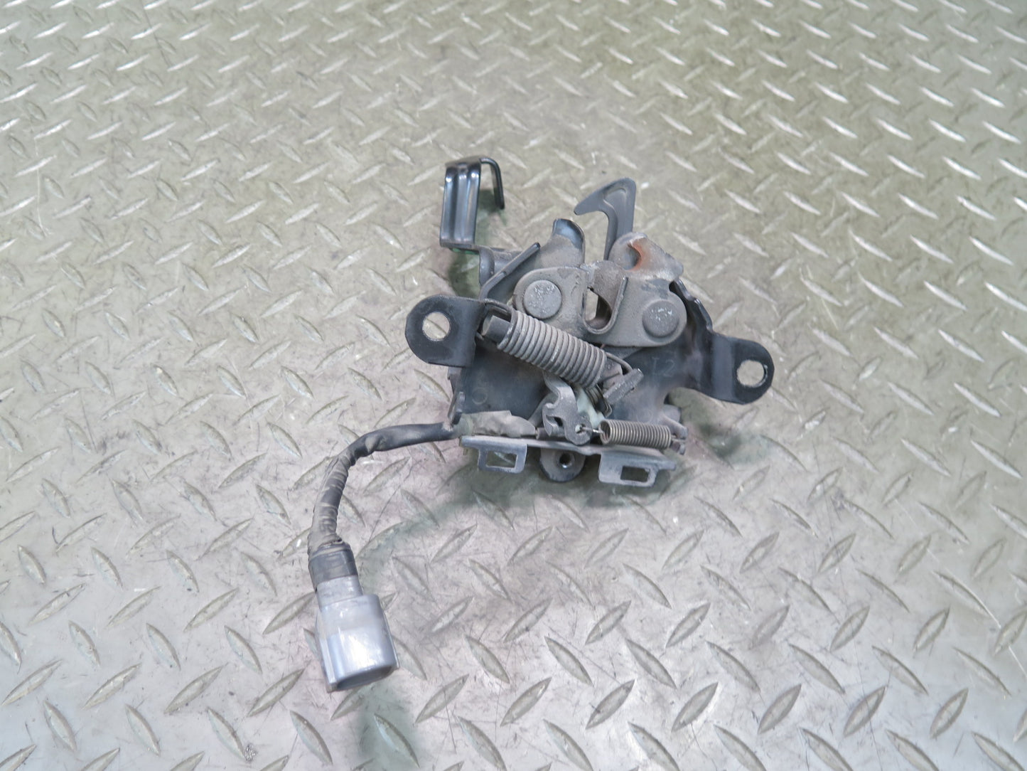 2010-2014 Lexus URJ150L GX460 Front Hood Lock Latch