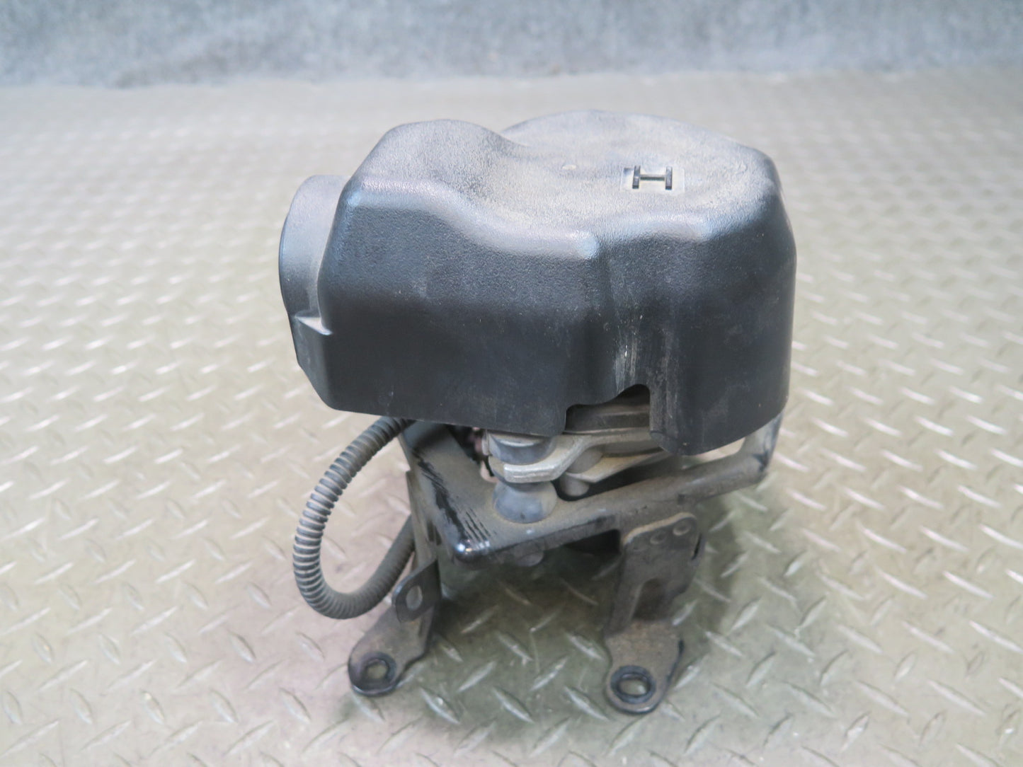 2010-2013 Lexus URJ150L GX460 Secondary Smog Air Injection Pump