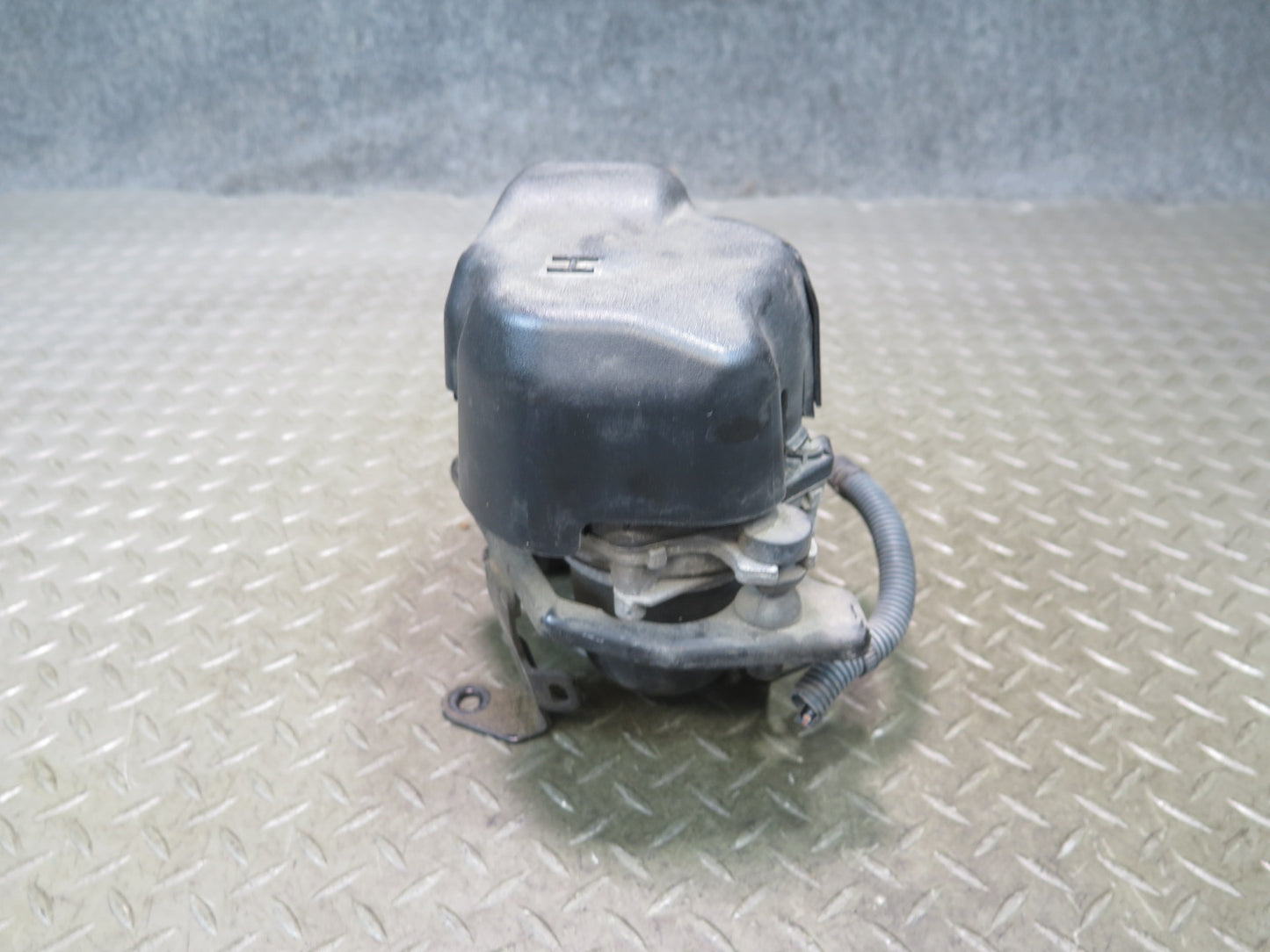2010-2013 Lexus URJ150L GX460 Secondary Smog Air Injection Pump