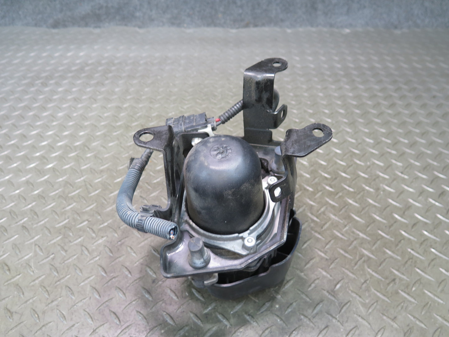 2010-2013 Lexus URJ150L GX460 Secondary Smog Air Injection Pump