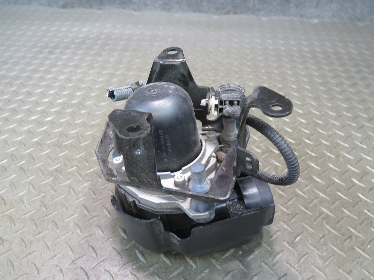 2010-2013 Lexus URJ150L GX460 Secondary Smog Air Injection Pump