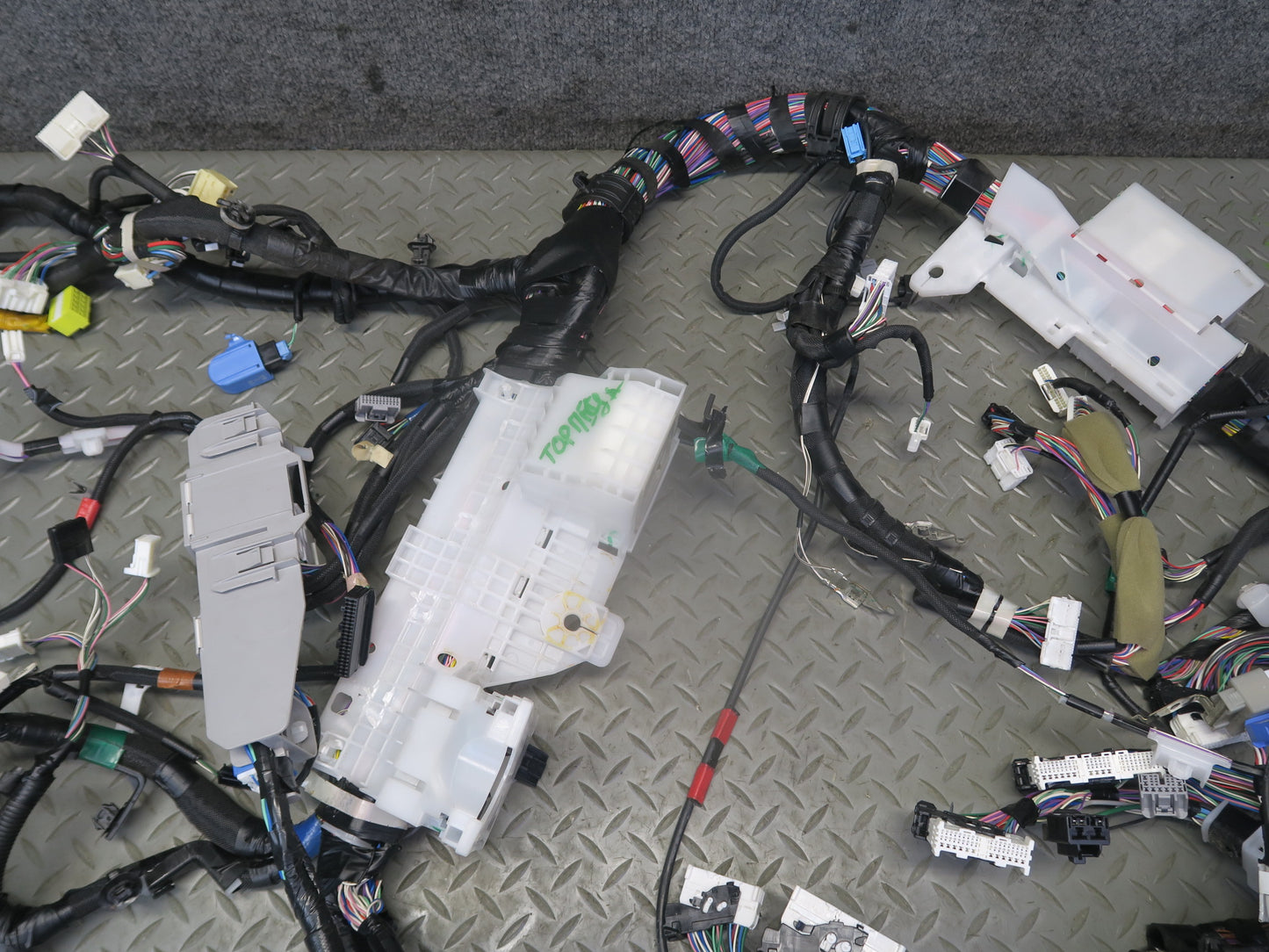 10-13 Lexus URJ150L GX460 Dash Instrument Panel Wire Wiring Harness 82142-60C40