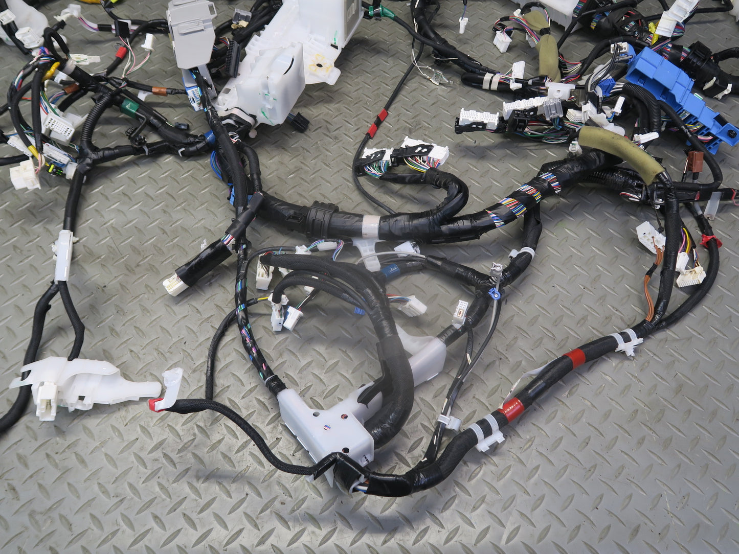 10-13 Lexus URJ150L GX460 Dash Instrument Panel Wire Wiring Harness 82142-60C40