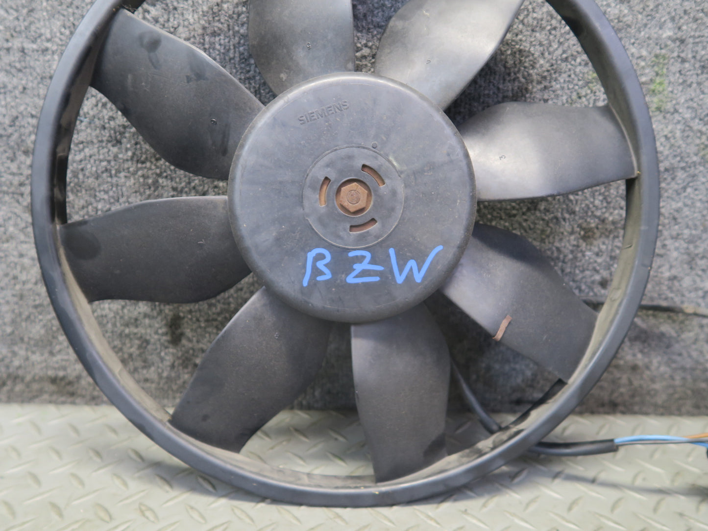 96-98 BMW E36/7 Z3 1.9L M44 Engine Radiator Cooling Fan Motor OEM