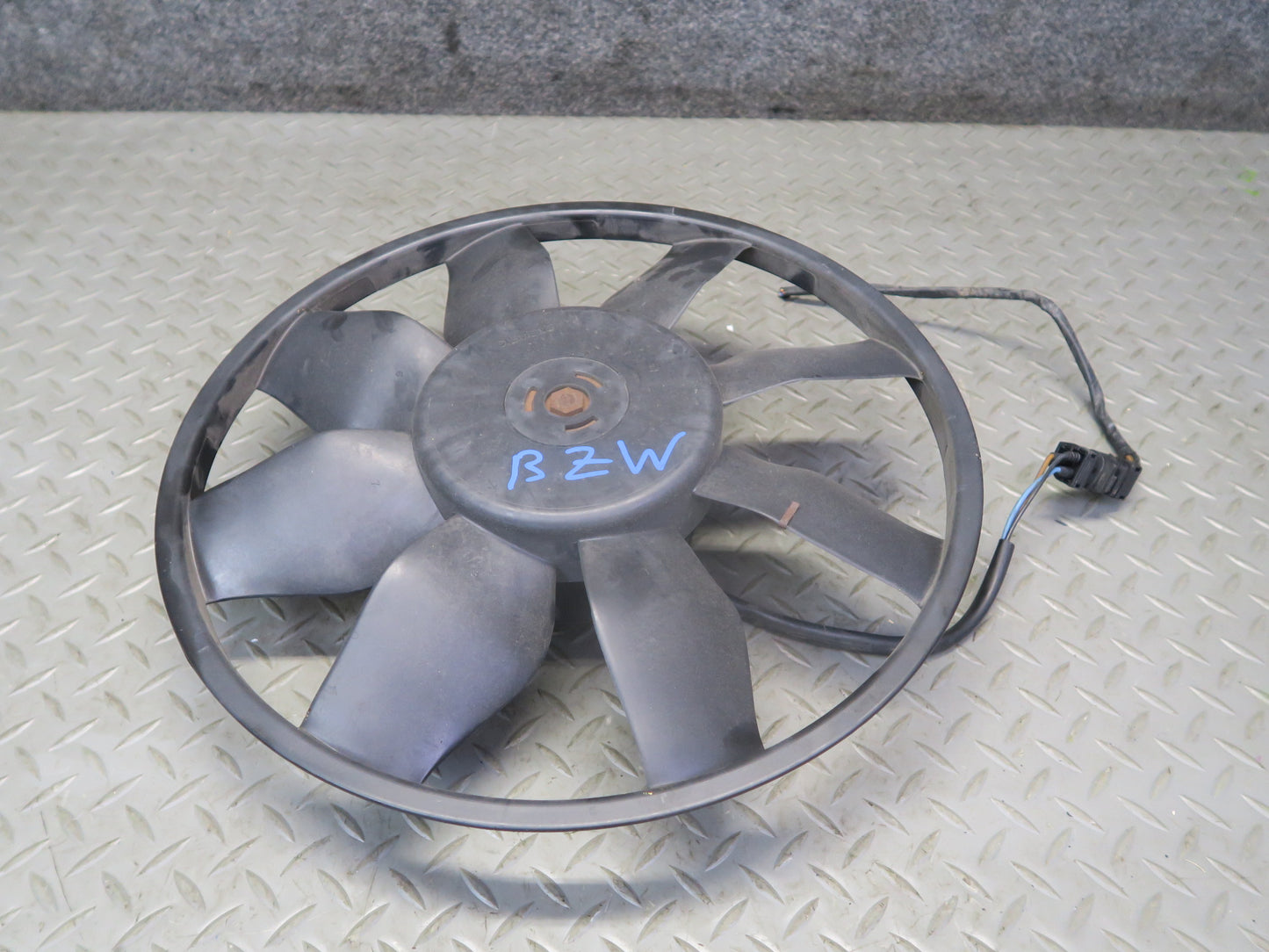 96-98 BMW E36/7 Z3 1.9L M44 Engine Radiator Cooling Fan Motor OEM