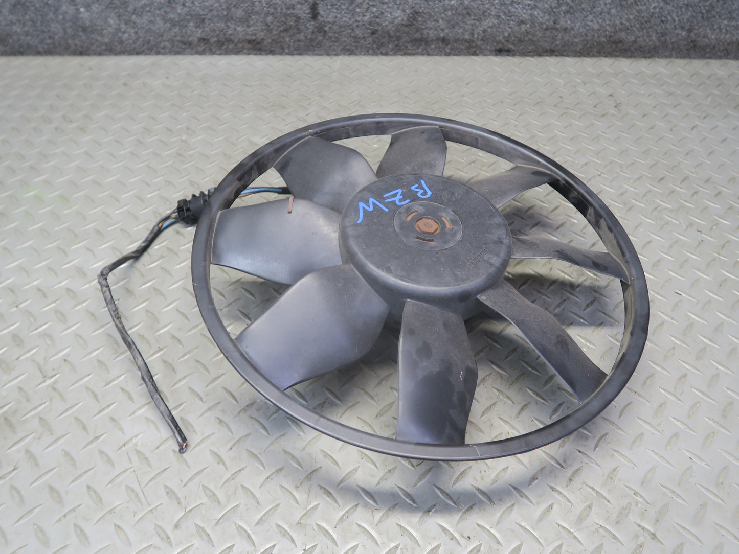 96-98 BMW E36/7 Z3 1.9L M44 Engine Radiator Cooling Fan Motor OEM