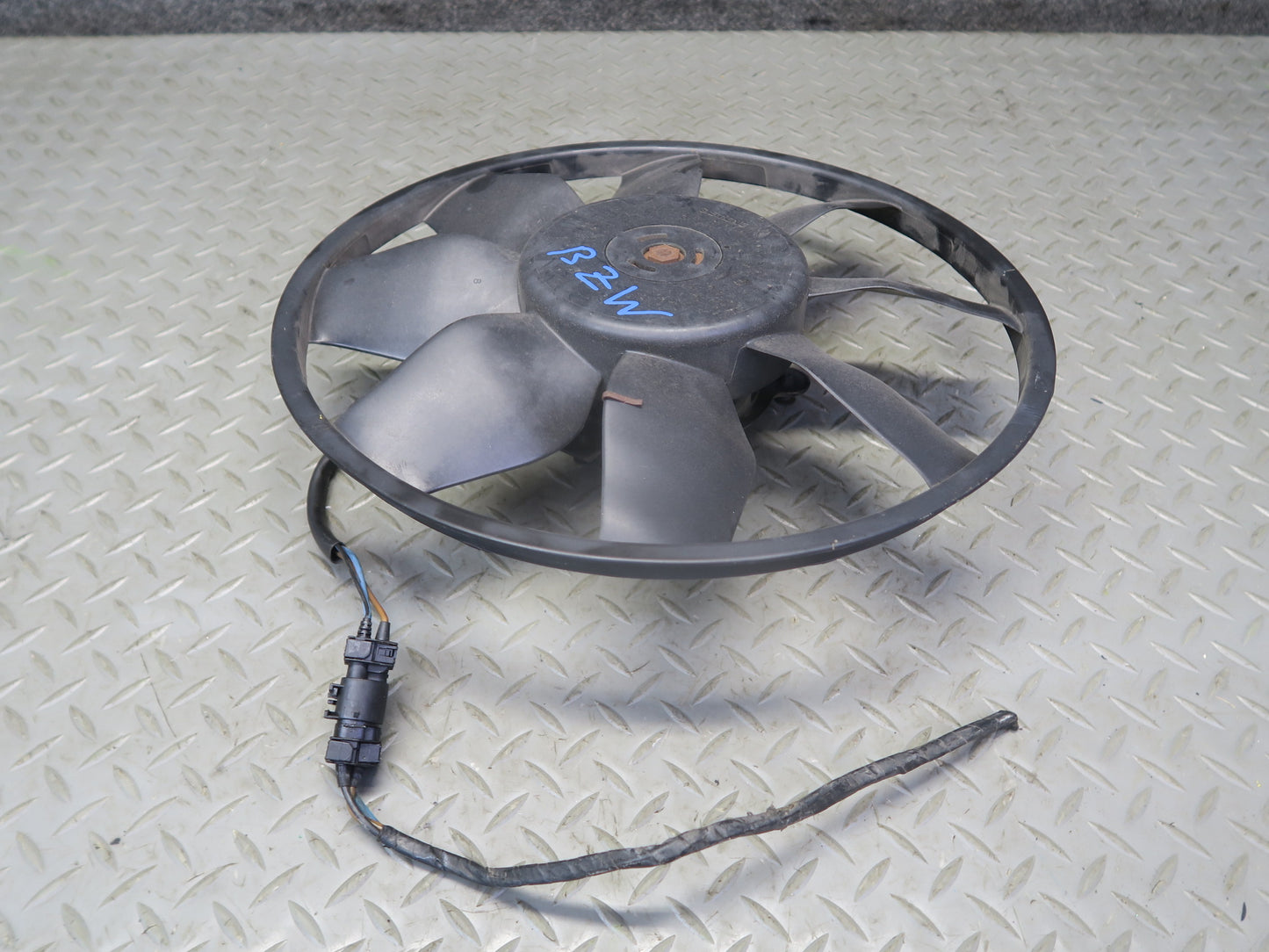 96-98 BMW E36/7 Z3 1.9L M44 Engine Radiator Cooling Fan Motor OEM