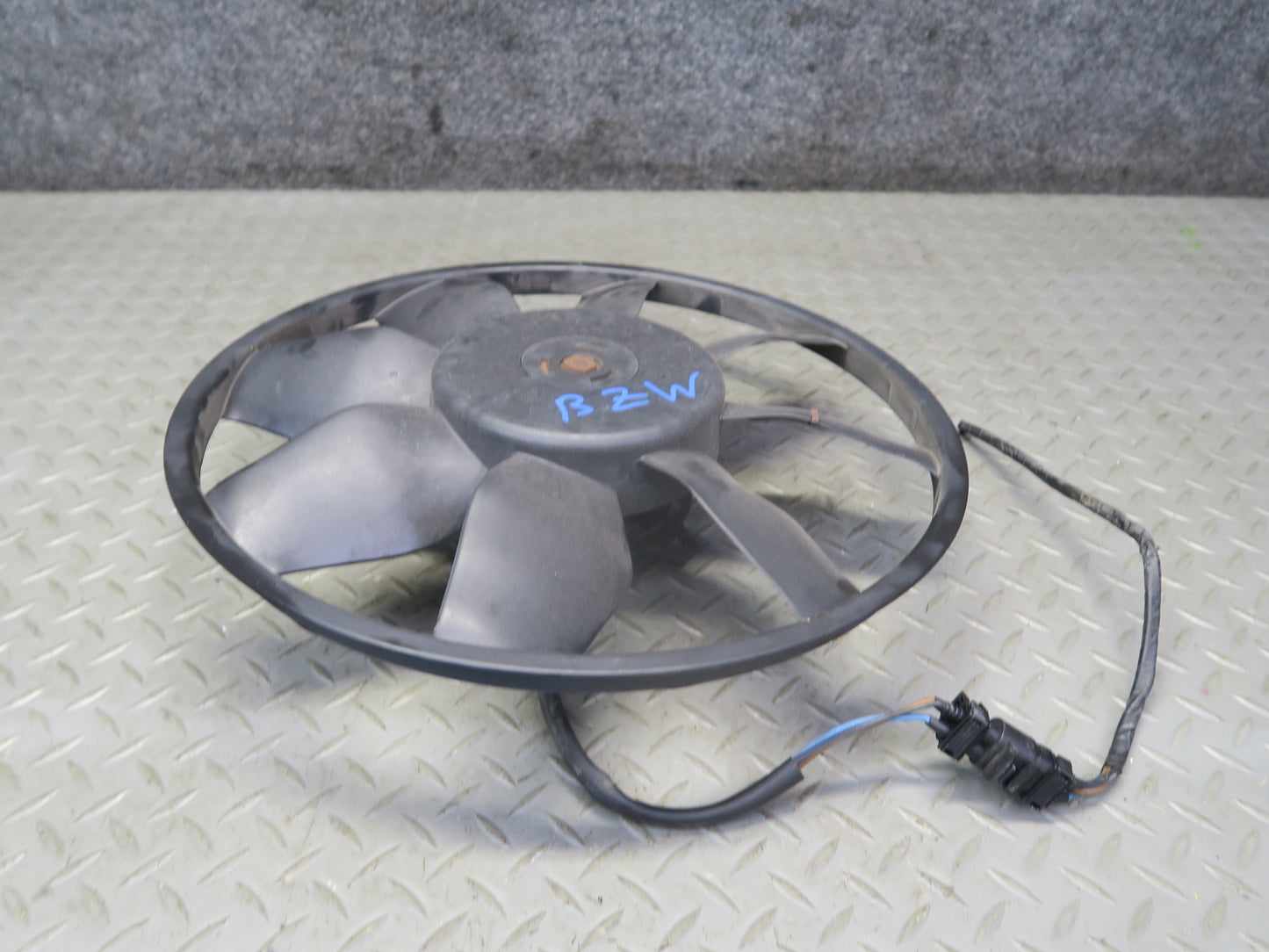 96-98 BMW E36/7 Z3 1.9L M44 Engine Radiator Cooling Fan Motor OEM