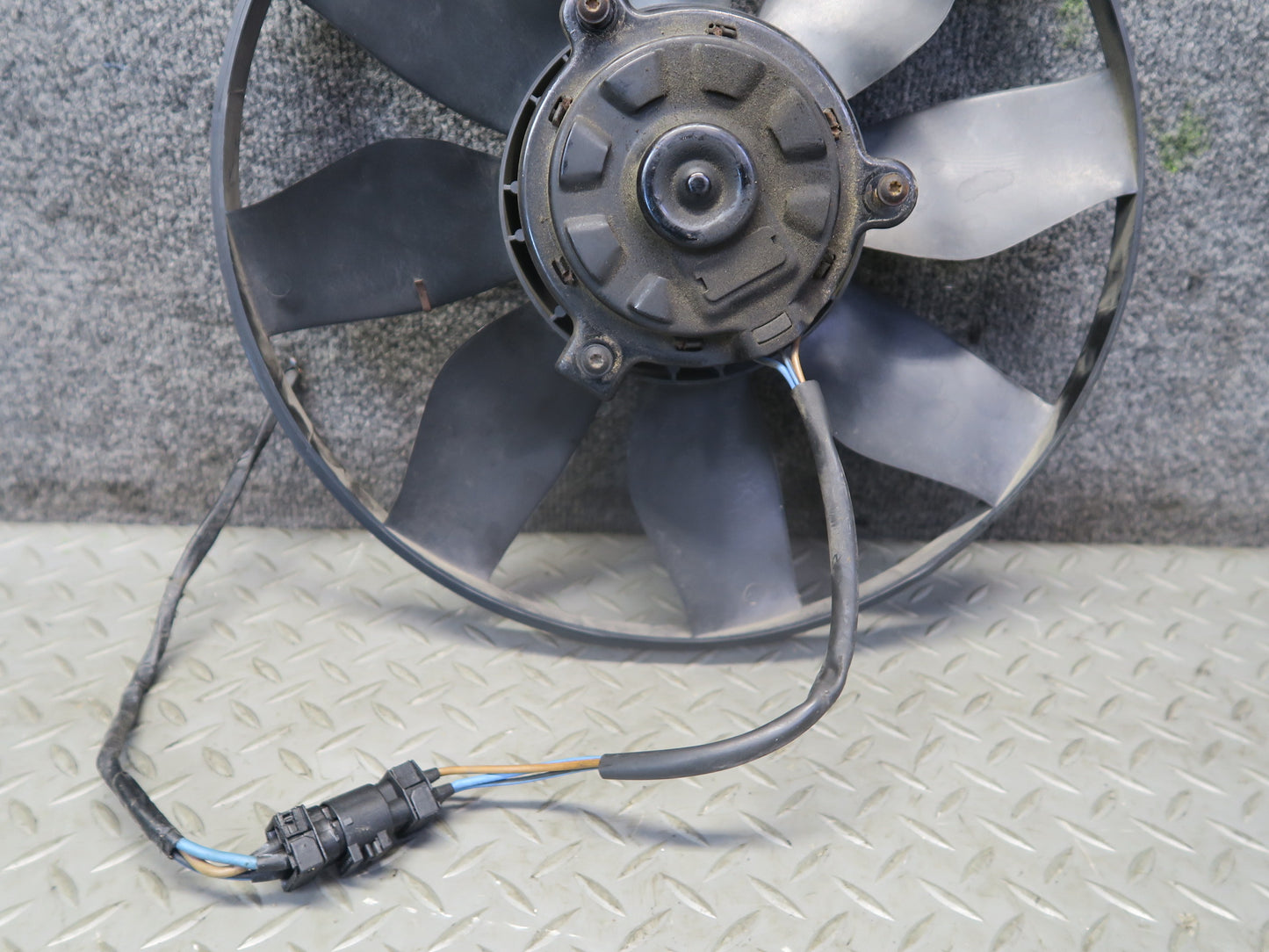96-98 BMW E36/7 Z3 1.9L M44 Engine Radiator Cooling Fan Motor OEM