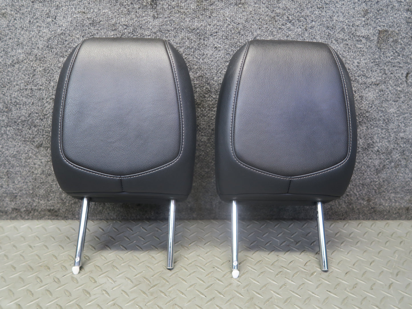 10-19 Nissan 370Z Z34 Convert Front Left & Right Leather Headrest Black Set OEM