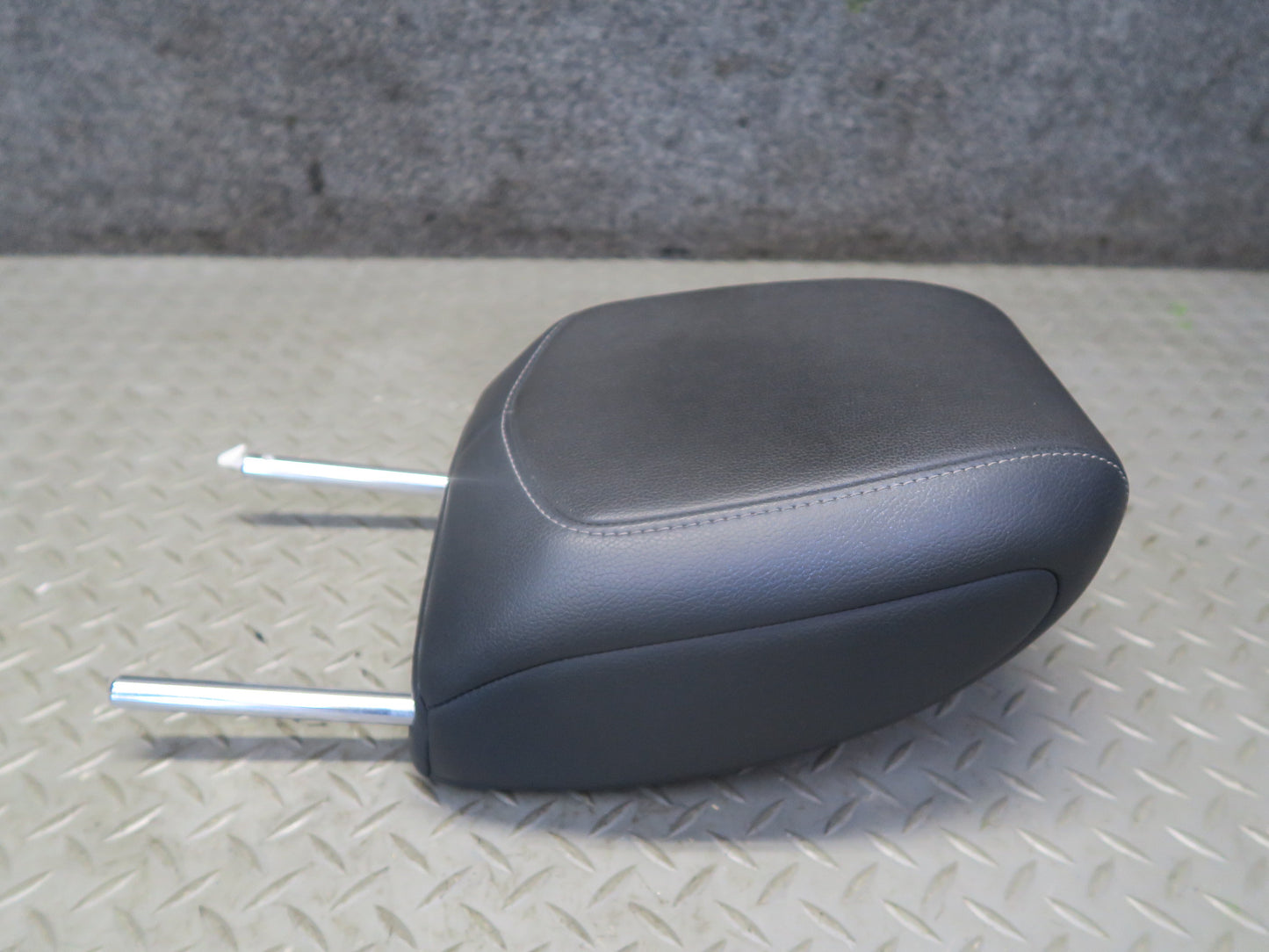 10-19 Nissan 370Z Z34 Convert Front Left & Right Leather Headrest Black Set OEM