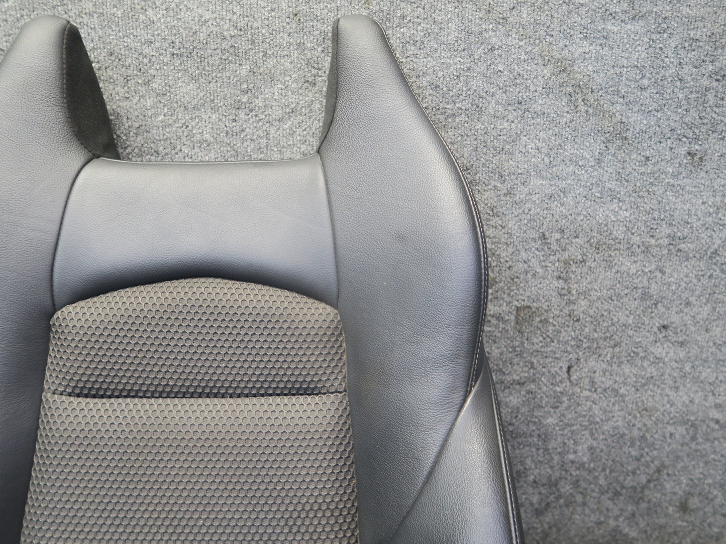 10-19 Nissan Z34 370Z Convert Front Right Seat Upper Leather Cushion OEM