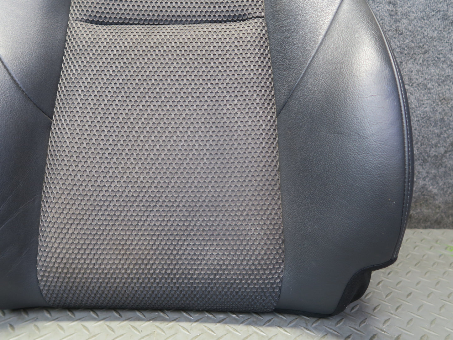 10-19 Nissan Z34 370Z Convert Front Right Seat Upper Leather Cushion OEM