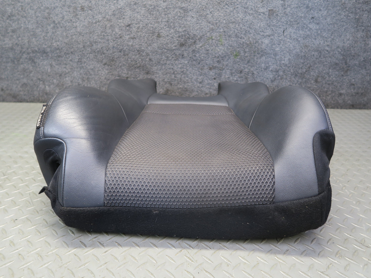 10-19 Nissan Z34 370Z Convert Front Right Seat Upper Leather Cushion OEM