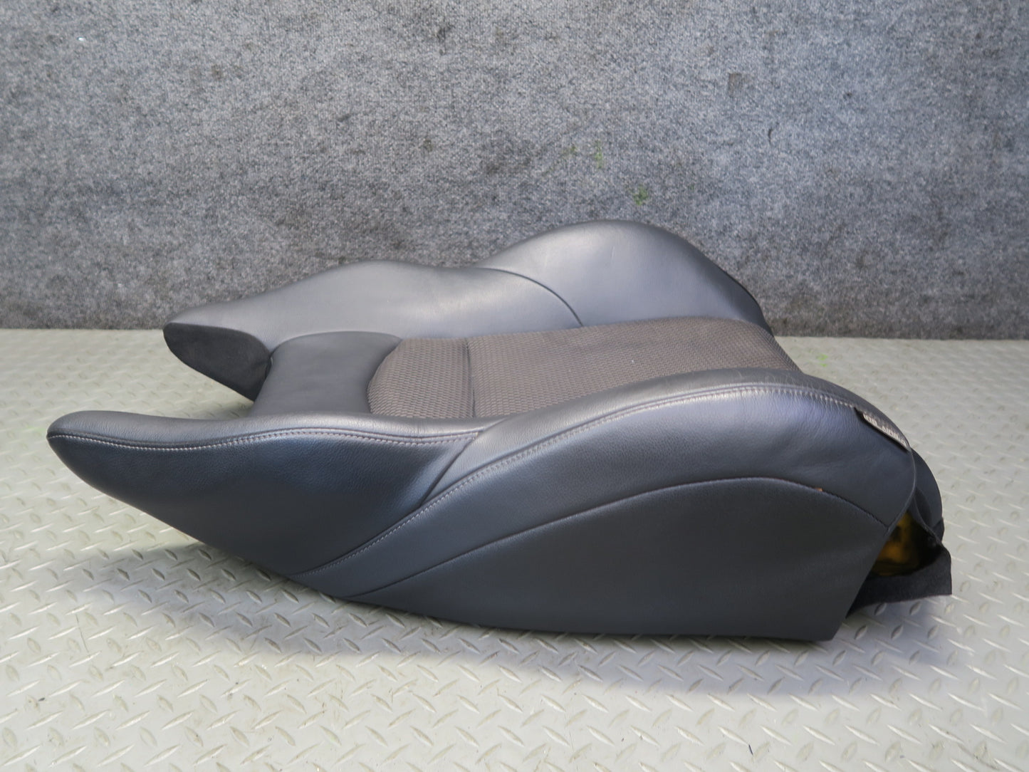 10-19 Nissan Z34 370Z Convert Front Right Seat Upper Leather Cushion OEM