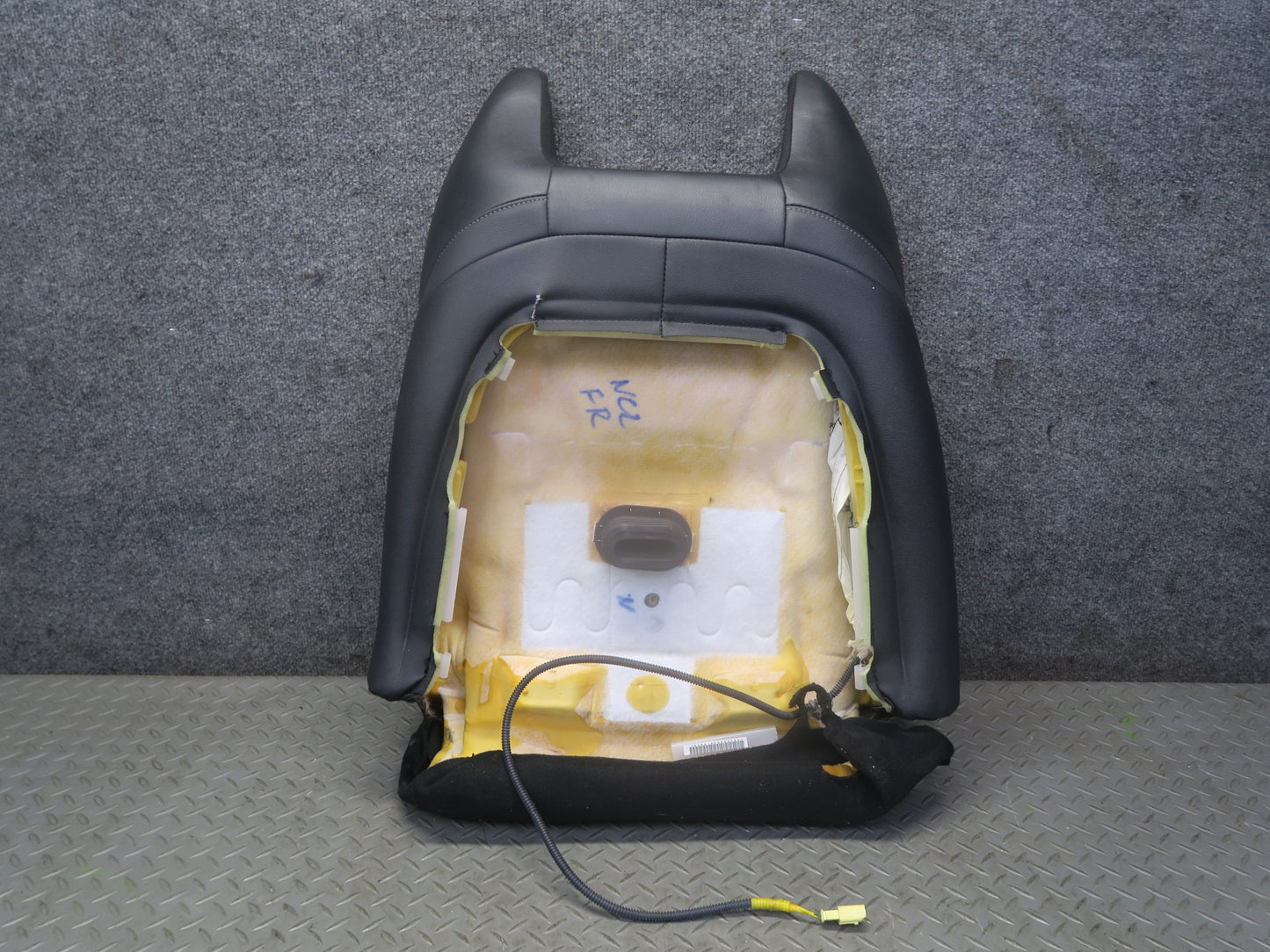 10-19 Nissan Z34 370Z Convert Front Right Seat Upper Leather Cushion OEM