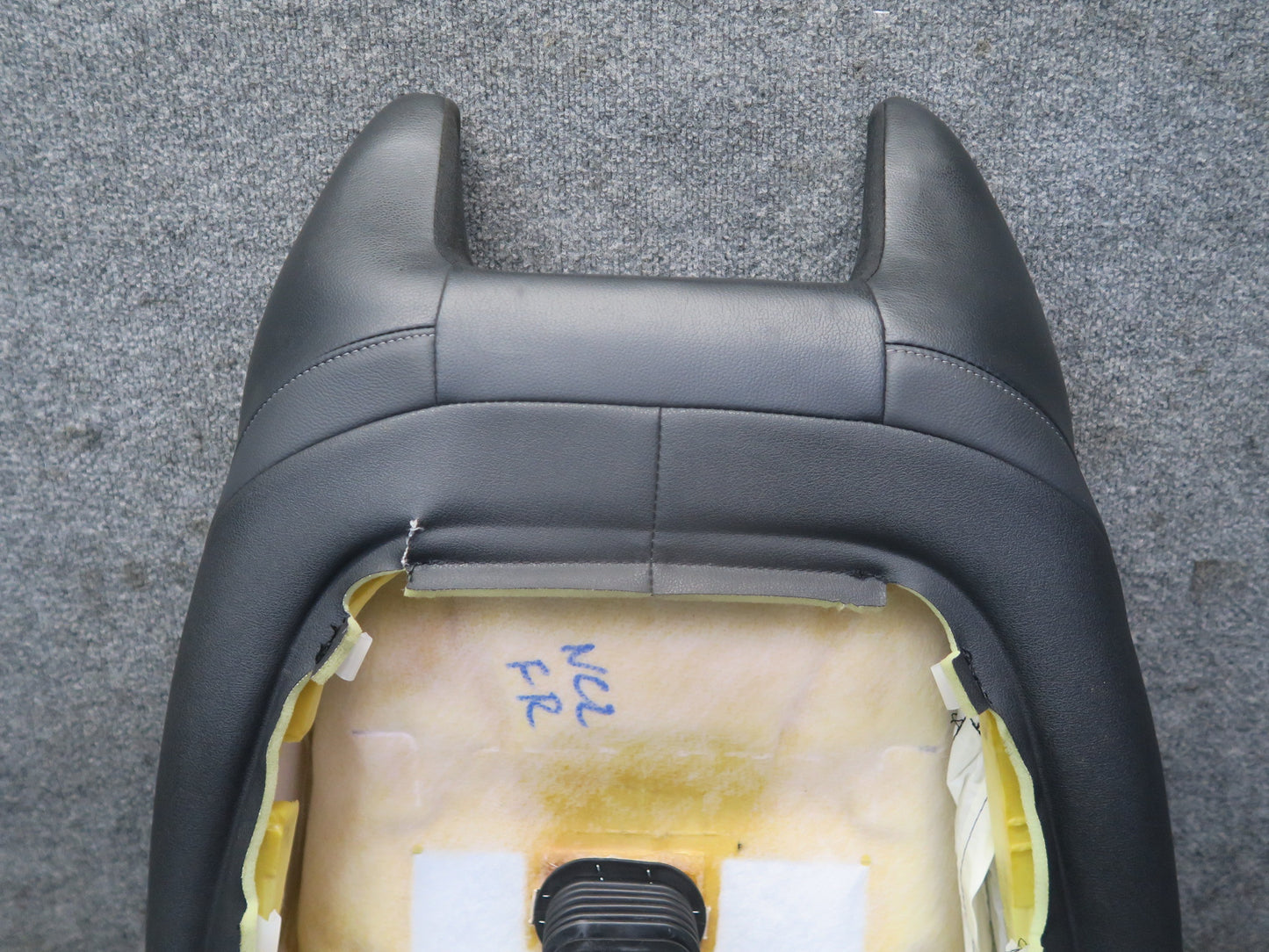 10-19 Nissan Z34 370Z Convert Front Right Seat Upper Leather Cushion OEM