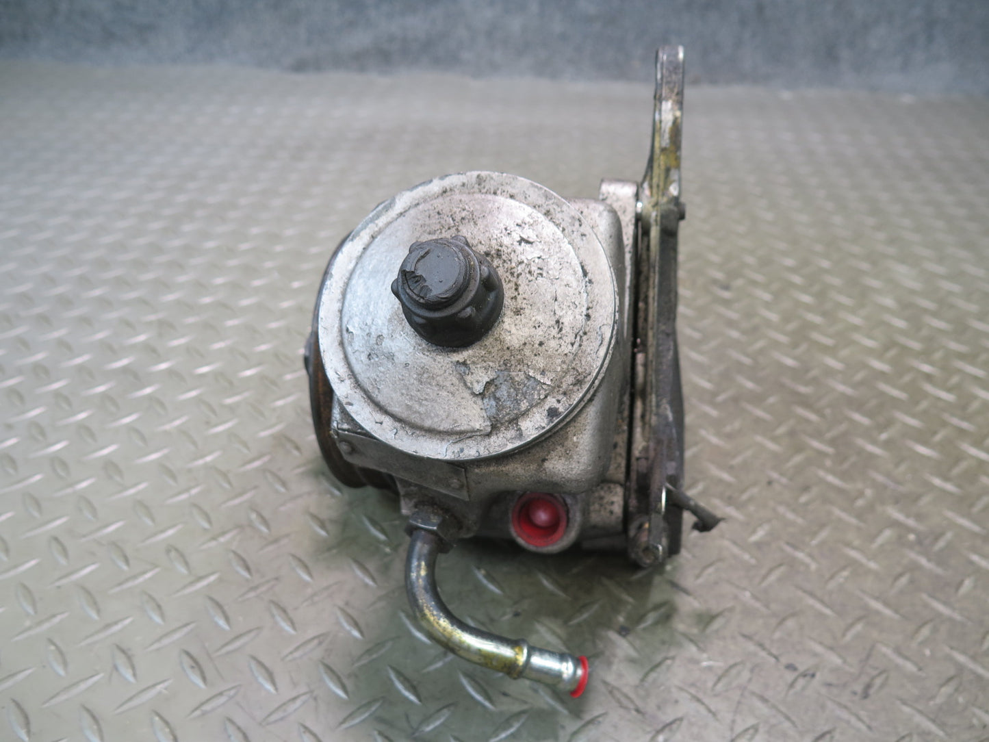 86-91 Mercedes W126 560SEC 560SEL M117 Power Steering Pump OEM
