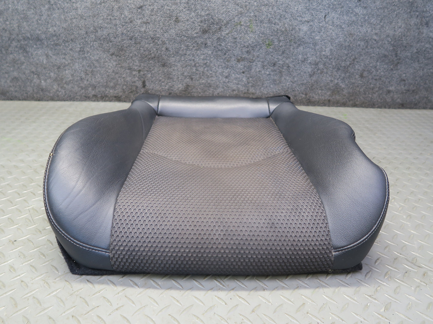 10-19 Nissan Z34 370Z Convert Front Right Seat Lower Leather Cushion Black OEM