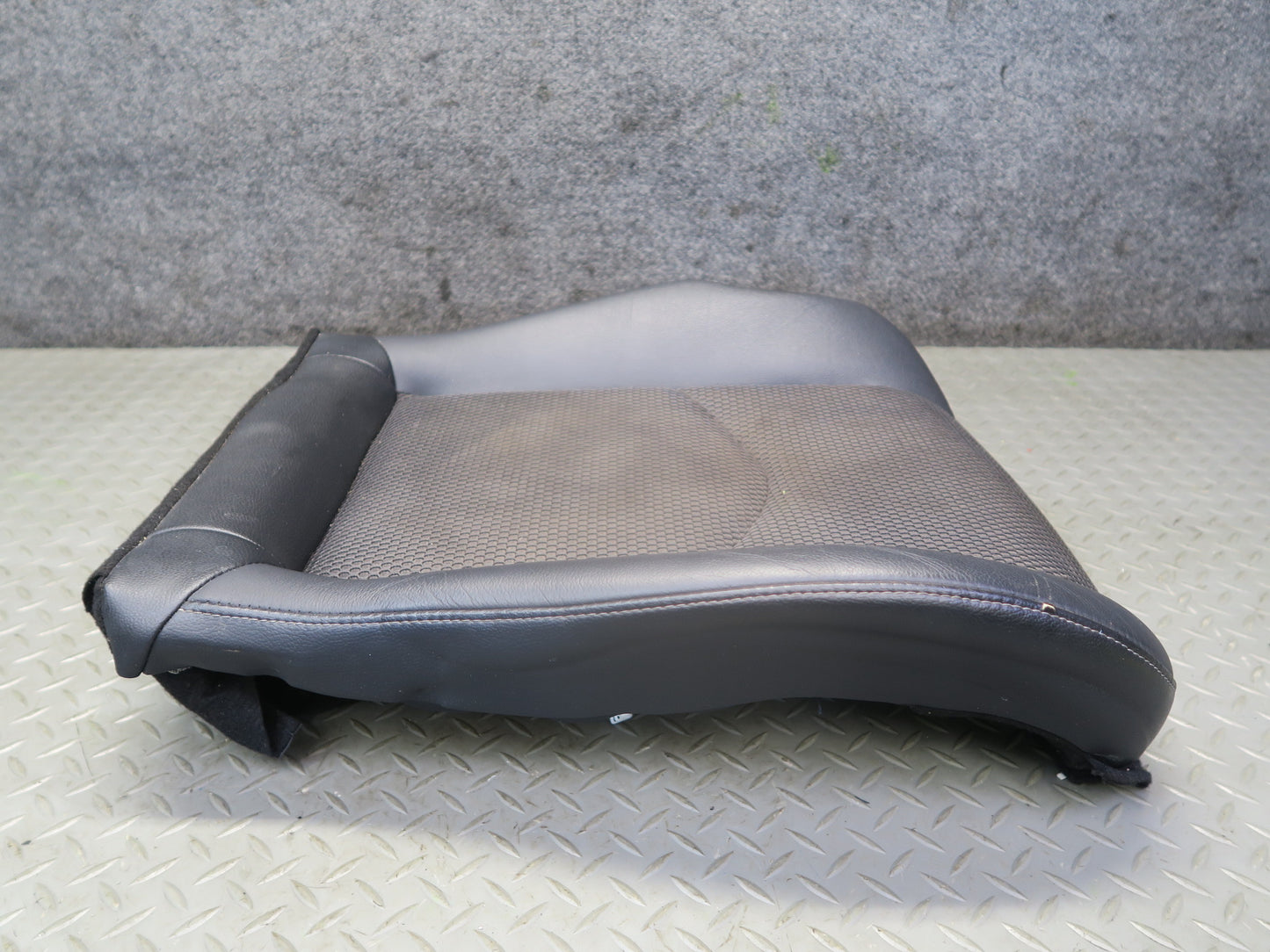 10-19 Nissan Z34 370Z Convert Front Right Seat Lower Leather Cushion Black OEM