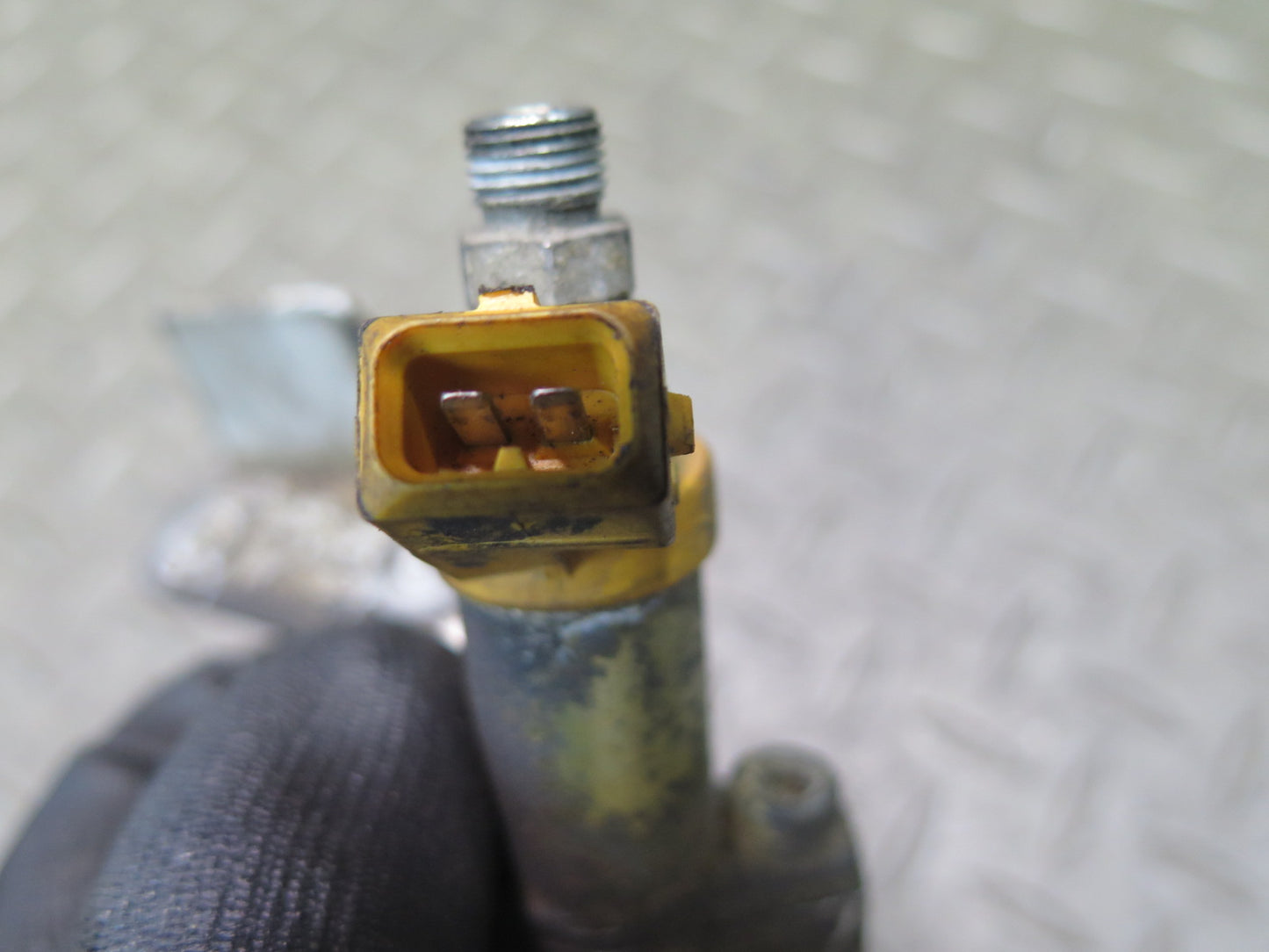 86-91 Mercedes W126 560SEC 560SEL M117 Idle Air Control Valve OEM