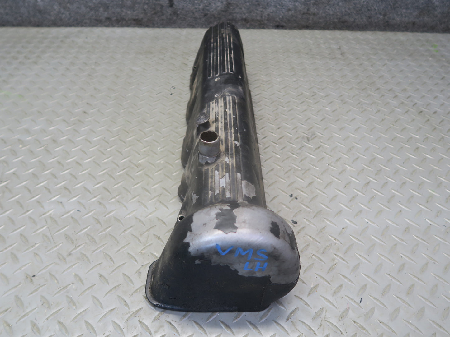 86-91 Mercedes W126 560SEC 560SEL Left & Right Engine Head Valve Cover Set OEM