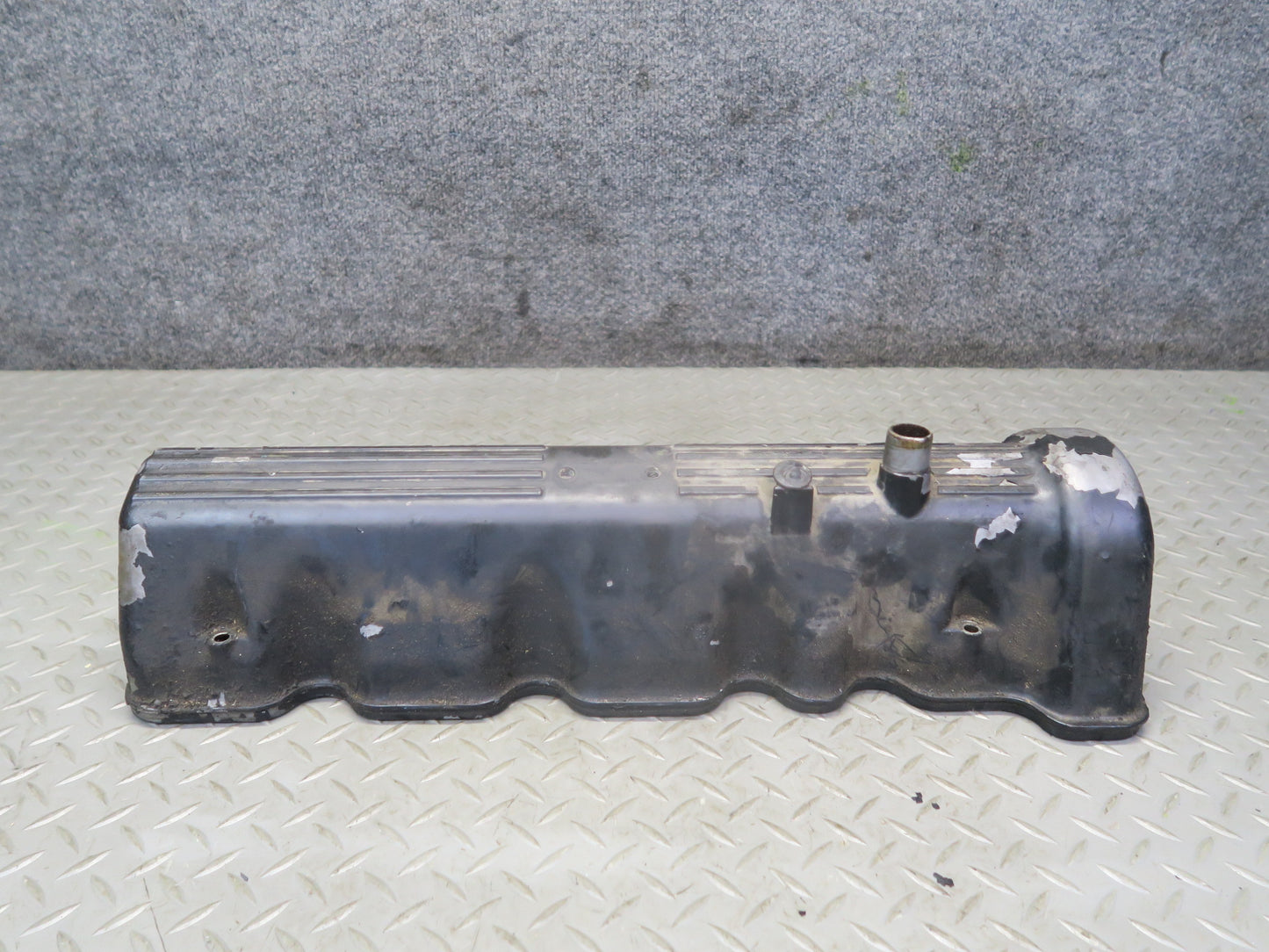 86-91 Mercedes W126 560SEC 560SEL Left & Right Engine Head Valve Cover Set OEM