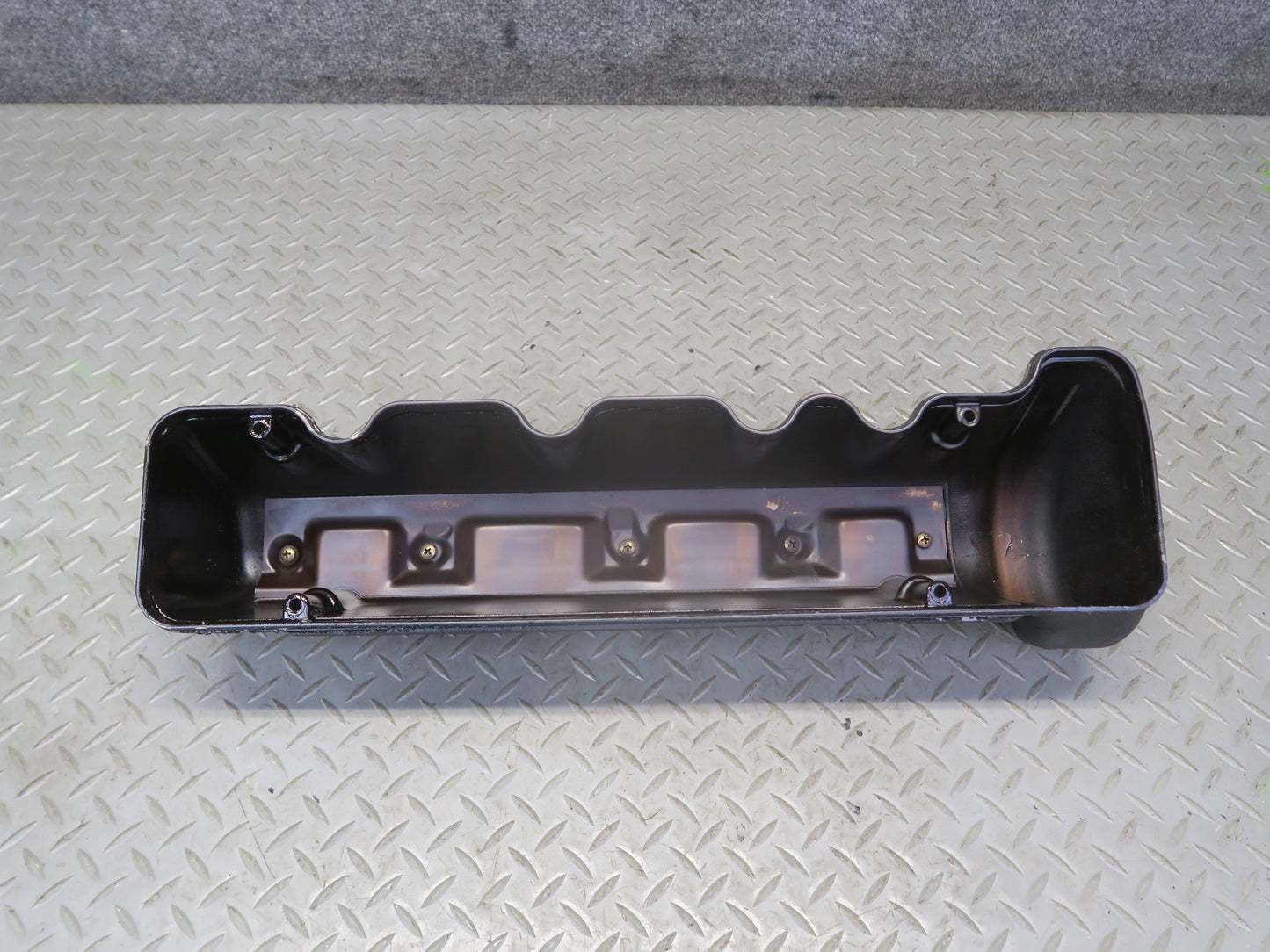 86-91 Mercedes W126 560SEC 560SEL Left & Right Engine Head Valve Cover Set OEM