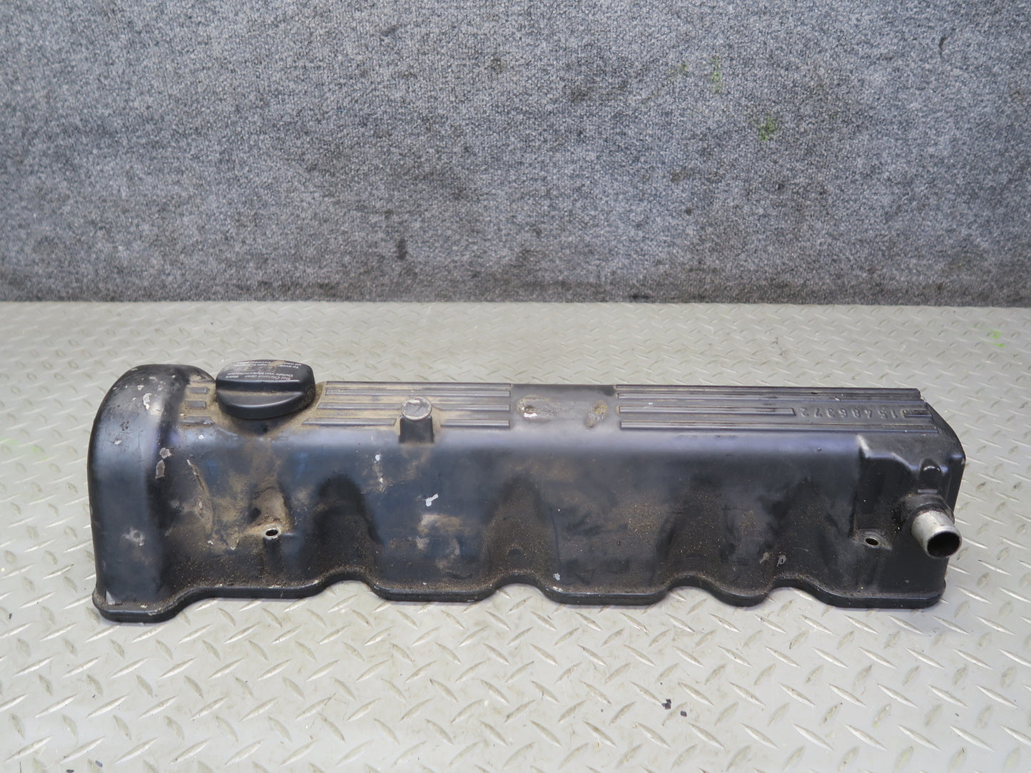 86-91 Mercedes W126 560SEC 560SEL Left & Right Engine Head Valve Cover Set OEM