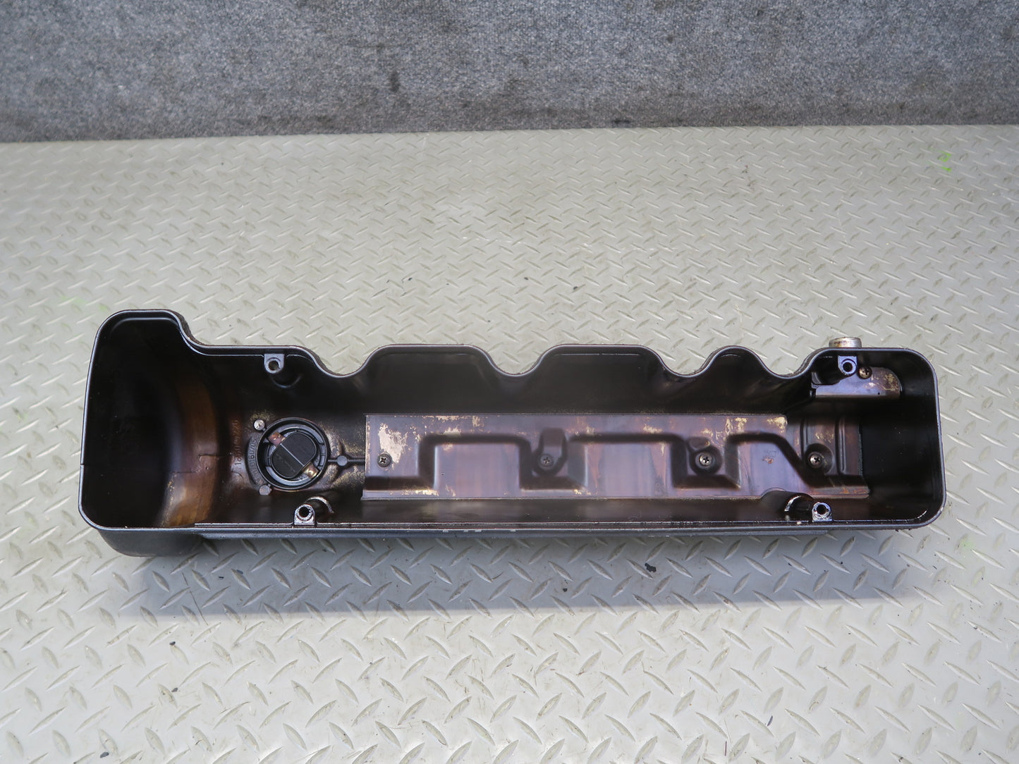 86-91 Mercedes W126 560SEC 560SEL Left & Right Engine Head Valve Cover Set OEM