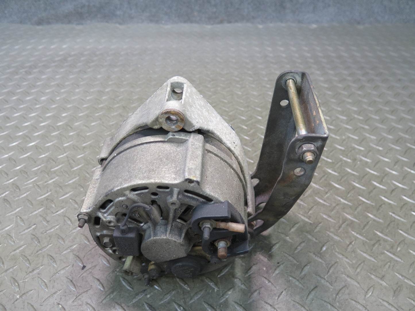 86-91 Mercedes W126 560SEL 560SEC M117 Engine Alternator Generator OEM