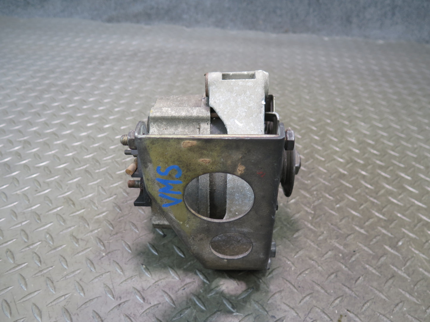 86-91 Mercedes W126 560SEL 560SEC M117 Engine Alternator Generator OEM
