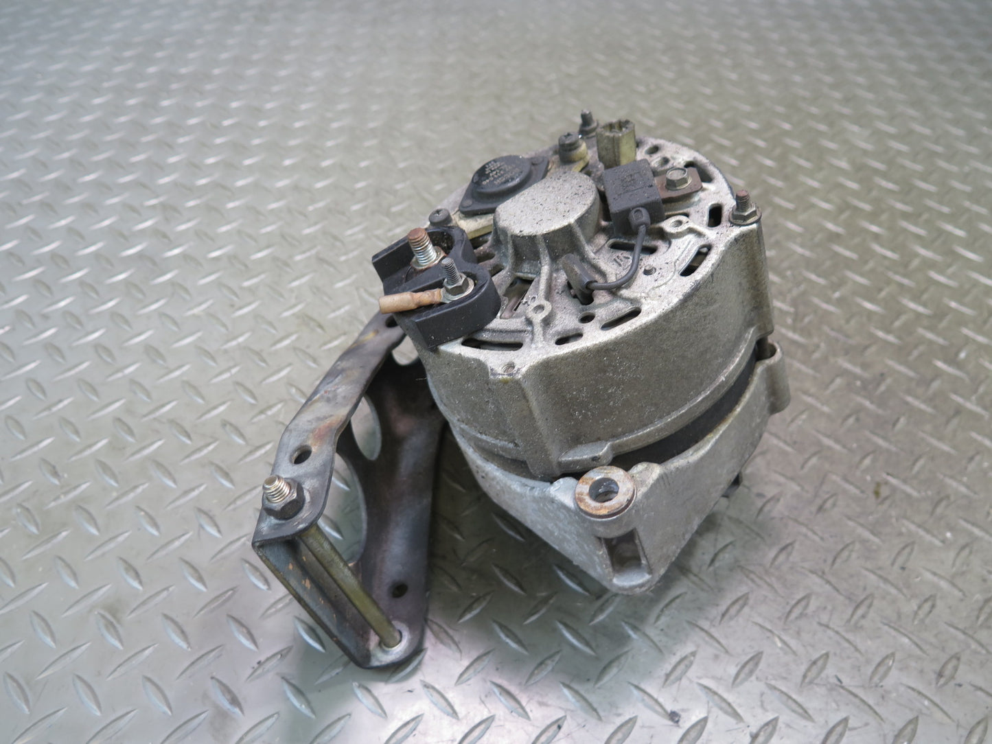 86-91 Mercedes W126 560SEL 560SEC M117 Engine Alternator Generator OEM
