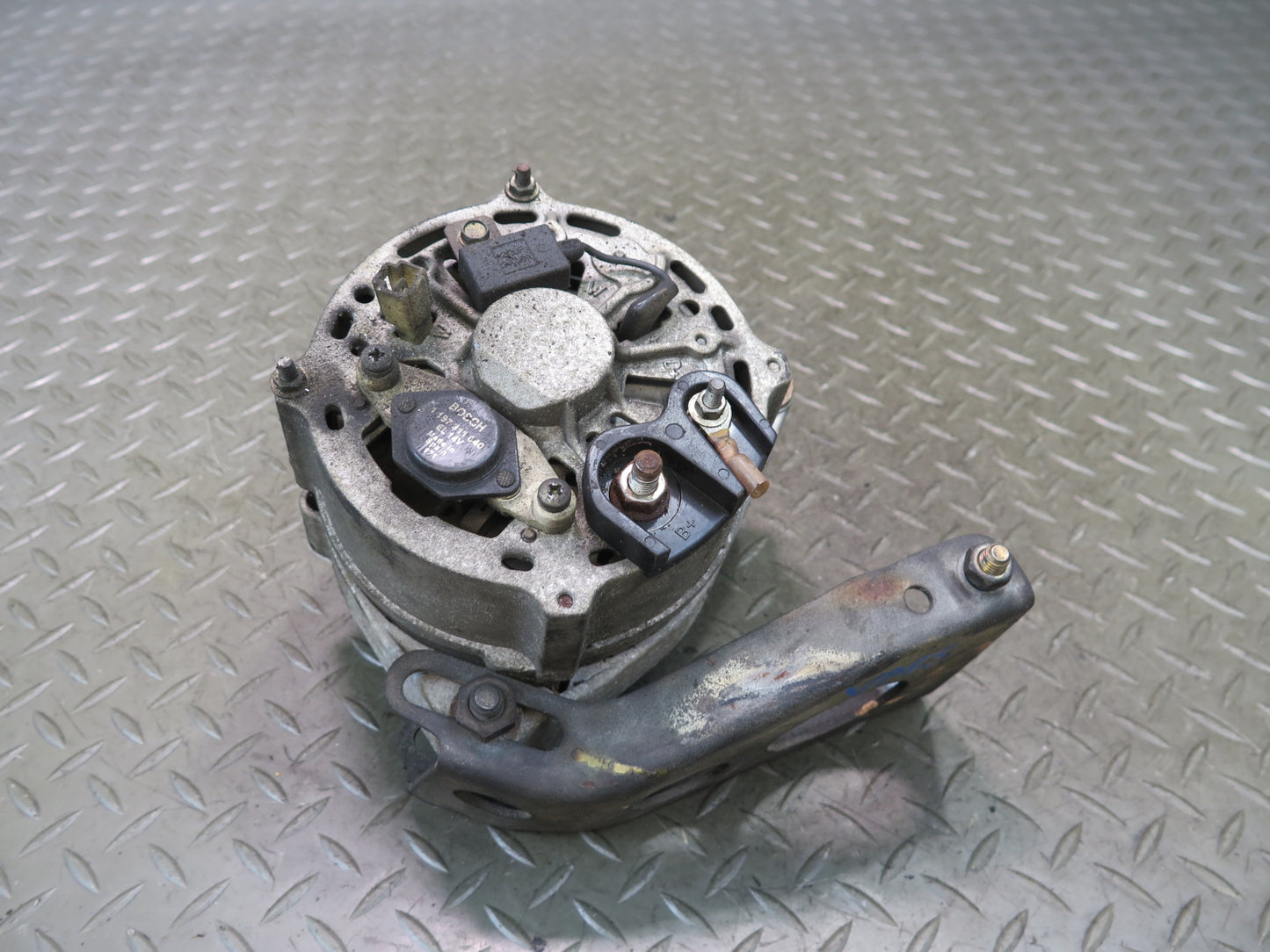 86-91 Mercedes W126 560SEL 560SEC M117 Engine Alternator Generator OEM