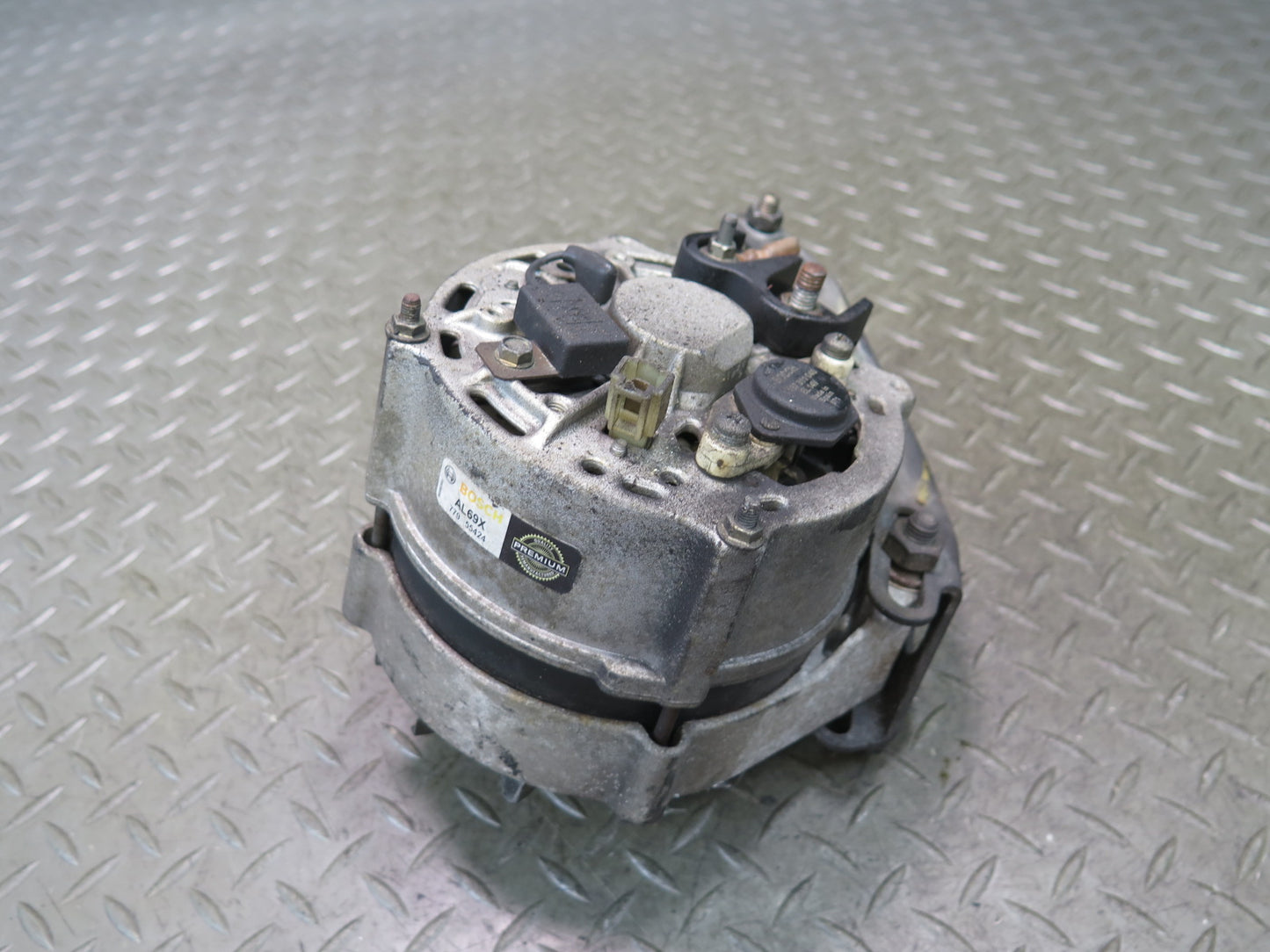 86-91 Mercedes W126 560SEL 560SEC M117 Engine Alternator Generator OEM