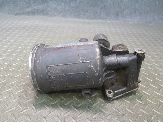 86-91 Mercedes W126 C126 M117 Engine Oil Filter Housing 0011846525 OEM