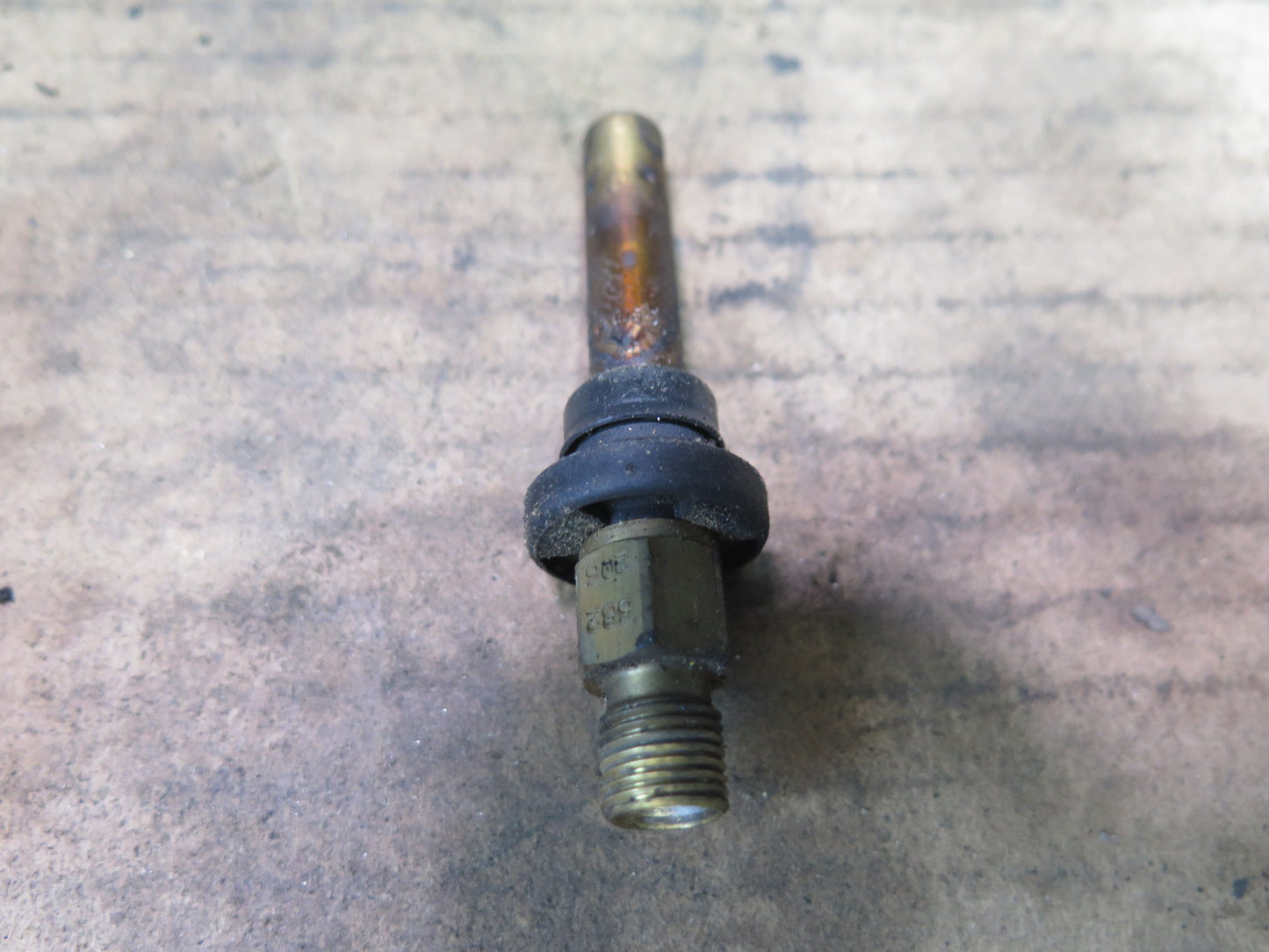 86-91 Mercedes W126 560SEL Set of 8 Engine Fuel Injector w Mounting OEM