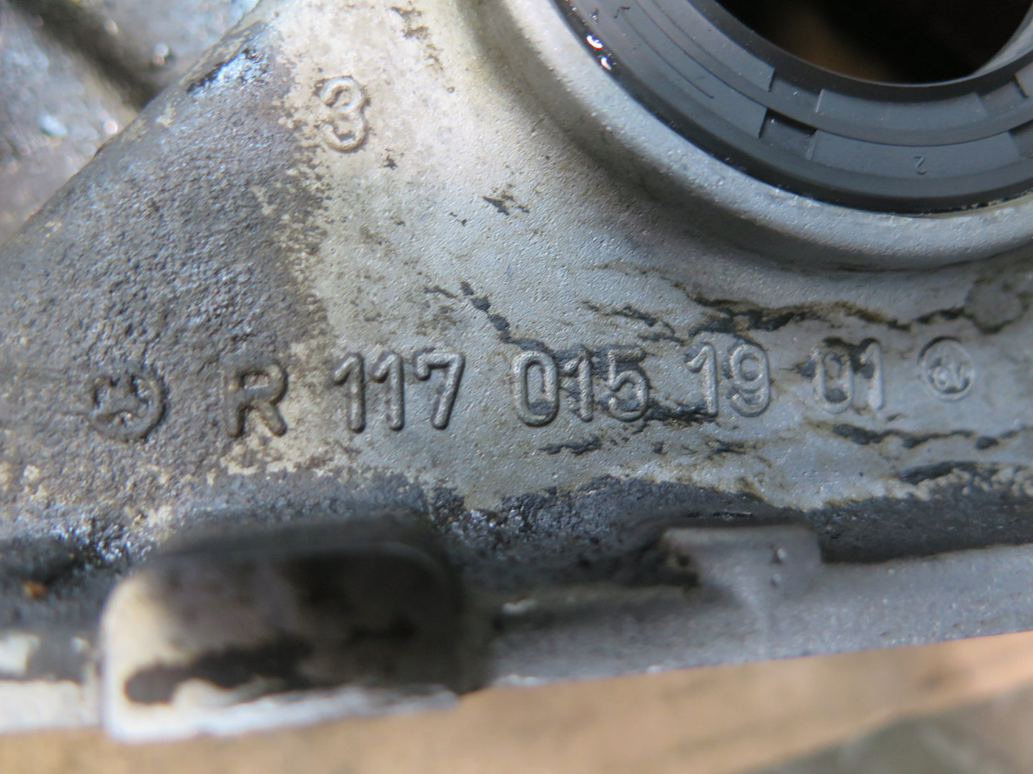 86-91 Mercedes W126 C126 560SEL 560SEC M117 Engine Timing Cover OEM