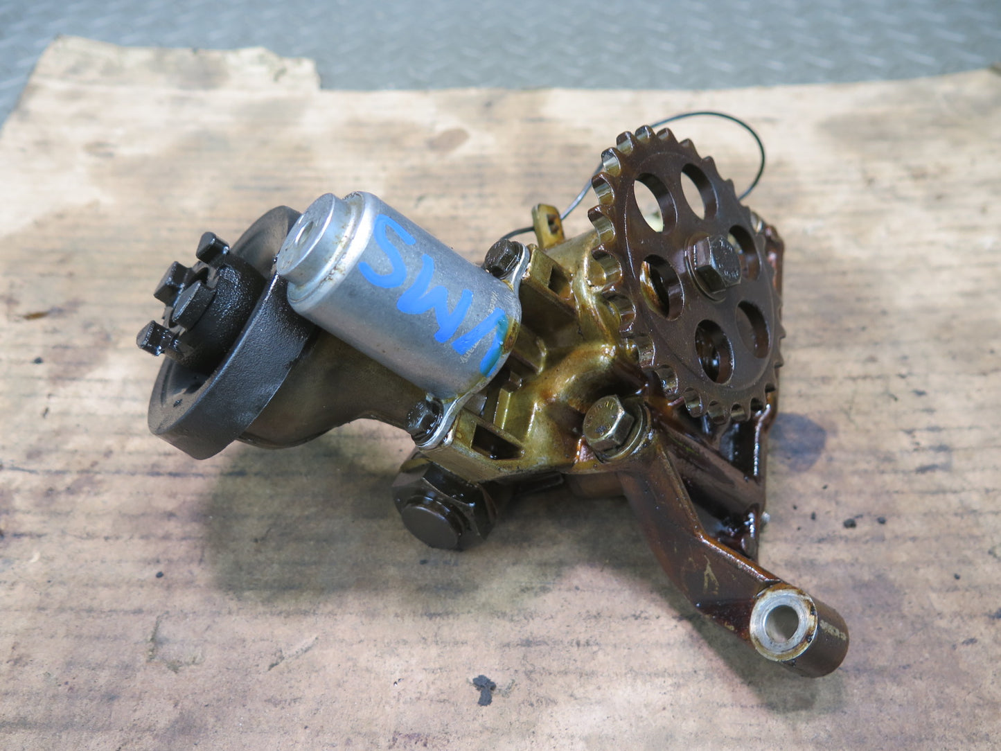 86-91 Mercedes W126 C126 560SEL 560SEC Engine Motor Oil Pump 1171860401 OEM